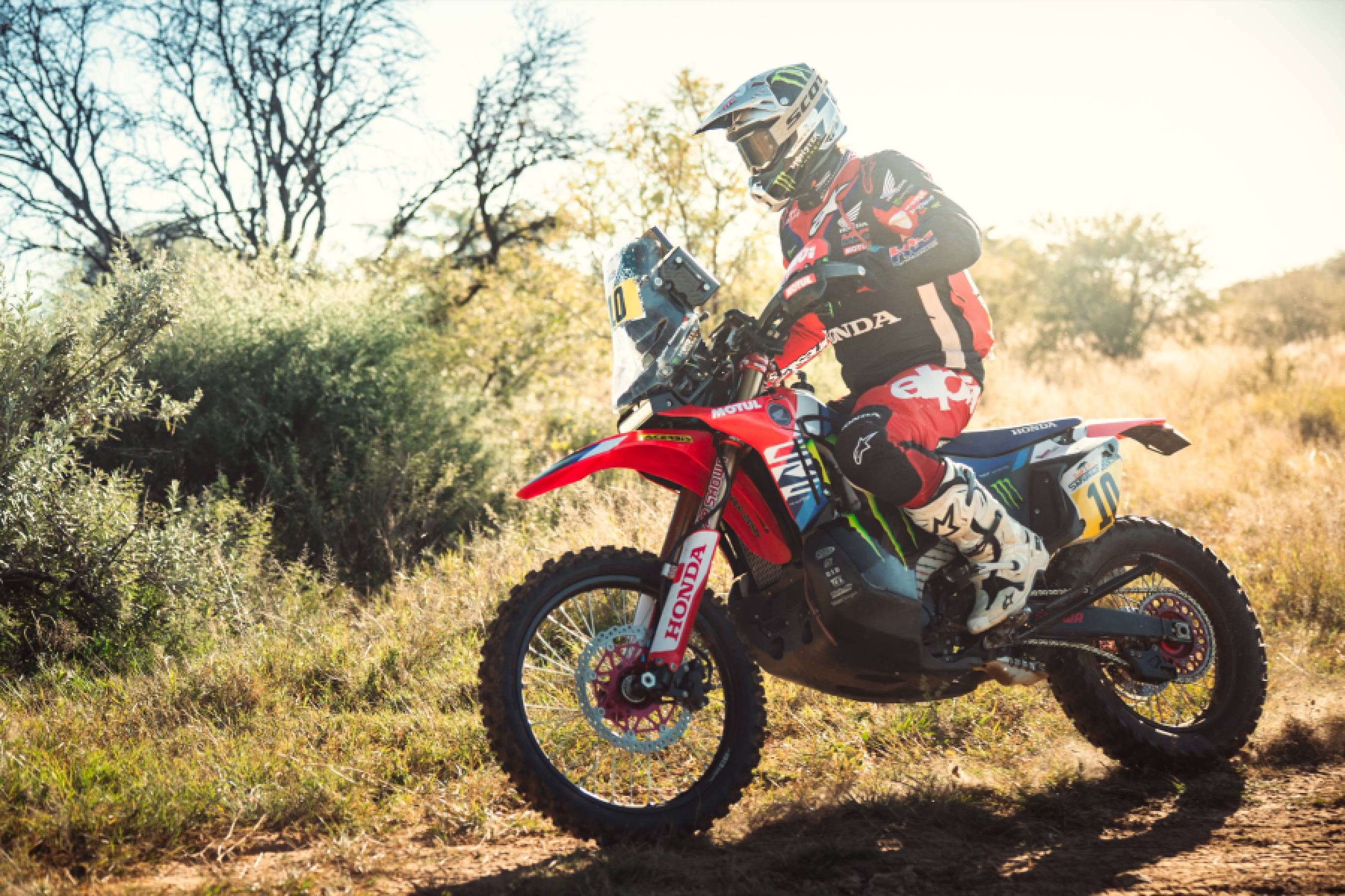 Adrien Van Beveren and Skyler Howes battle to stage four podium in South Africa