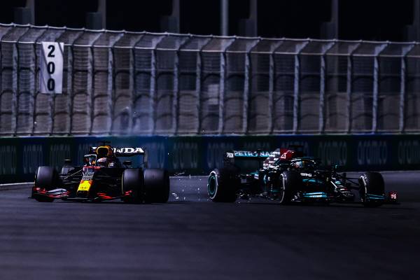 A Dramatic Race In Jeddah Leaves Max And Lewis Tied Heading Into Round 21