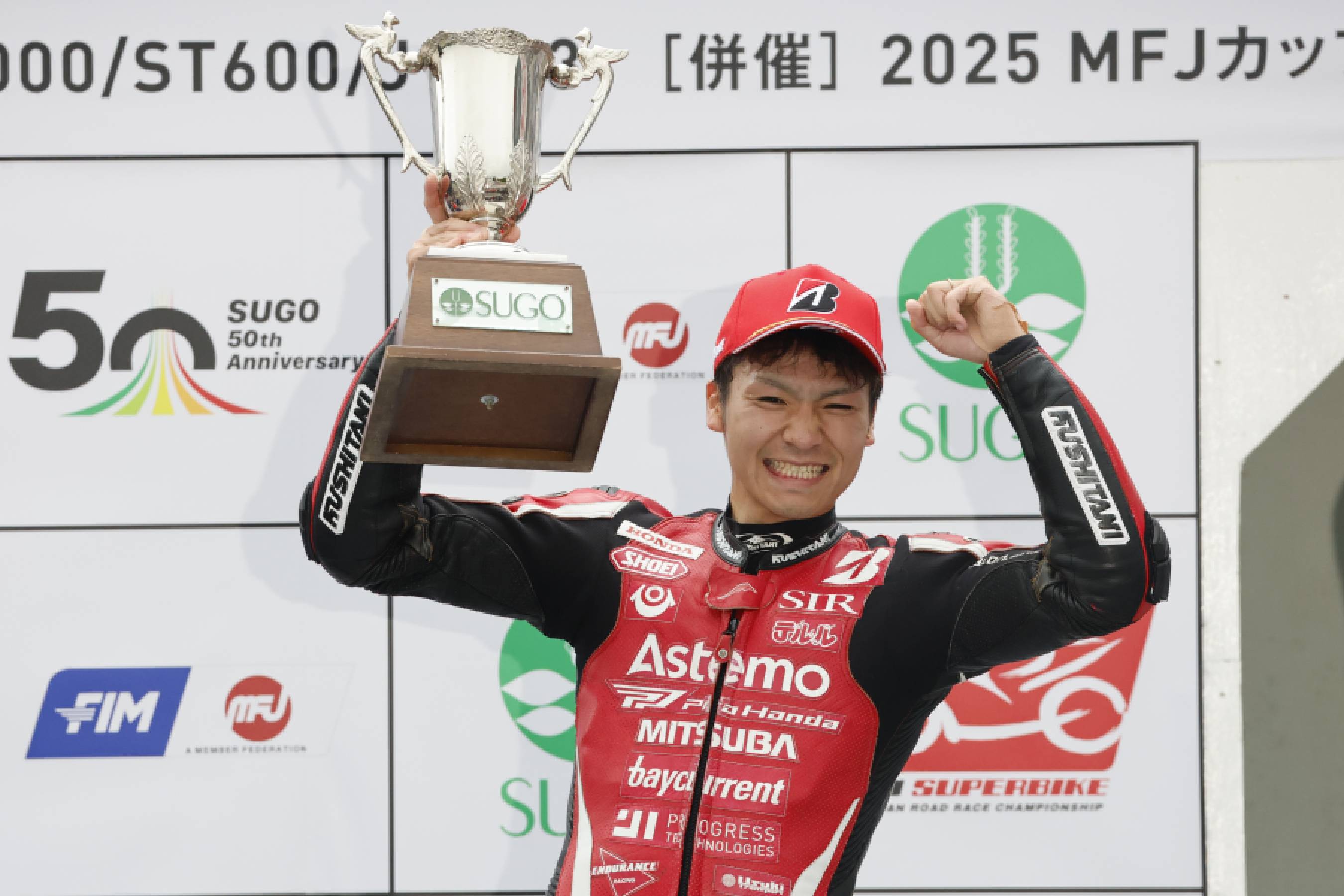 その差0.004秒! トップと僅差で野左根が2位表彰台を獲得