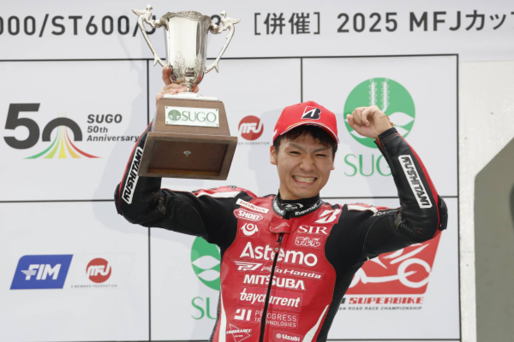 その差0.004秒! トップと僅差で野左根が2位表彰台を獲得