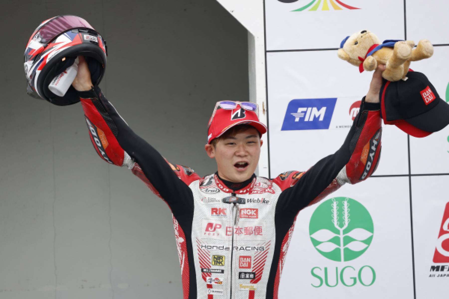 難しいコンディションで若松が圧勝