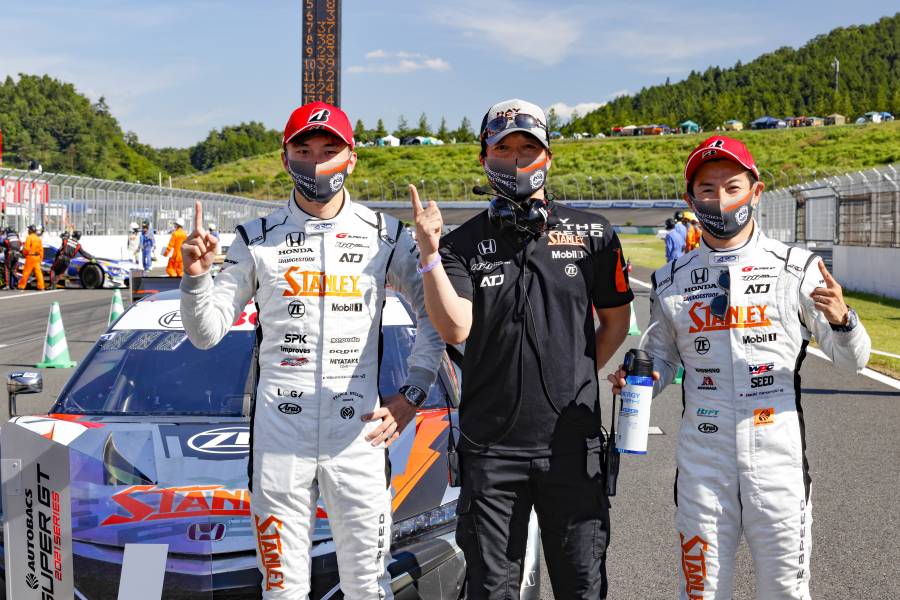 第4戦ツインリンクもてぎで優勝した#1 STANLEY NSX-GTの山本／牧野