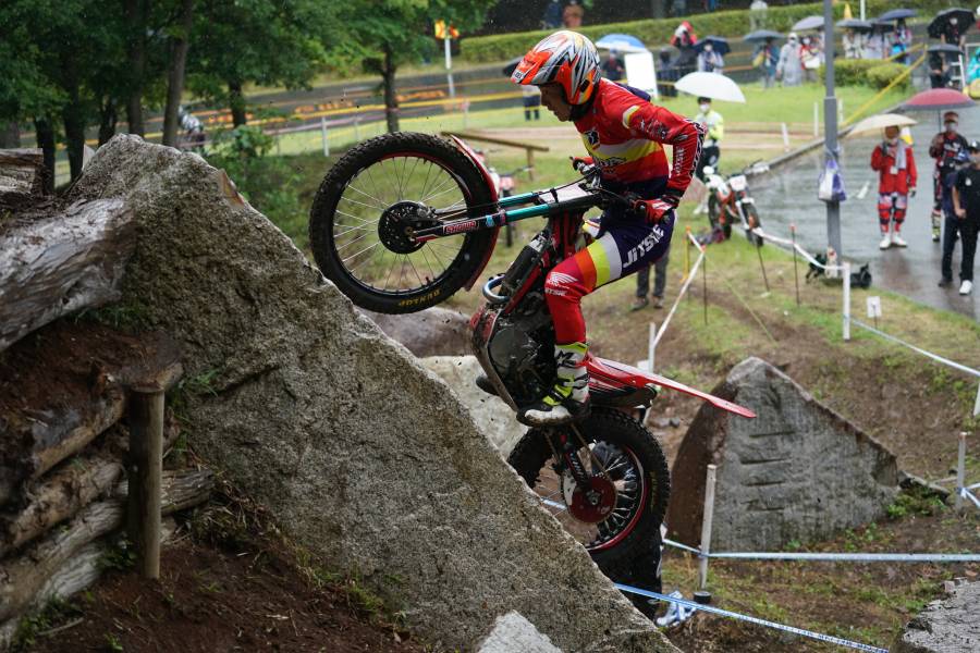 小川友幸が荒天の中でも強さを見せつけ第2戦も優勝