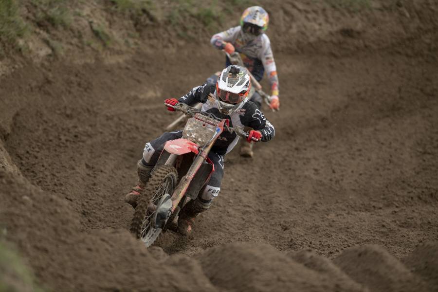 第17戦終了時点で、ガイザーはポイントリーダーとは15ポイント差の3位に