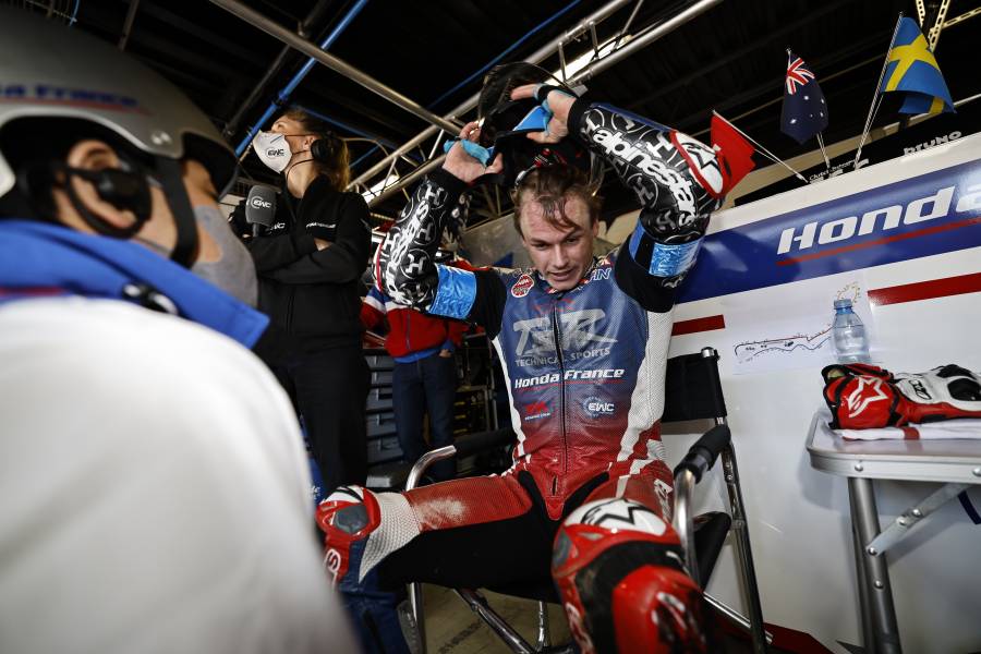 最終戦でチームワークの強さを見せるも無念のリタイア