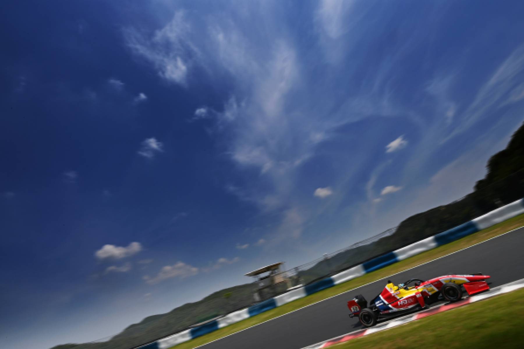 野村が続けてポールポジションを獲得