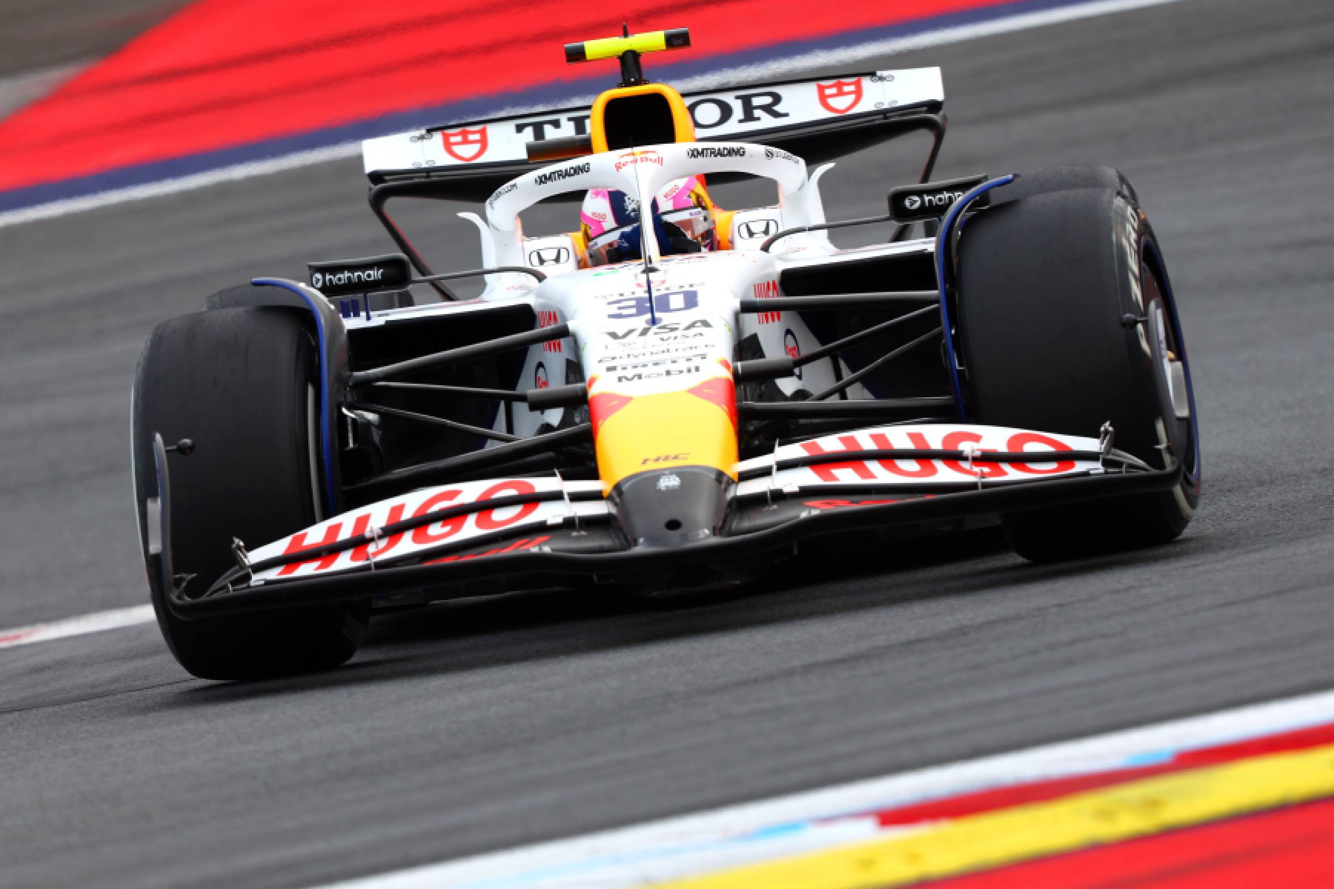 Lawson qualifies P6, Verstappen P7