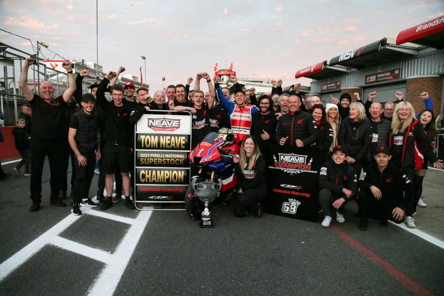 【2021シーズン総集編】グレン・アーウィンが総合8位でシーズンを終える。トム・ニーブがスーパーストック選手権でタイトル獲得