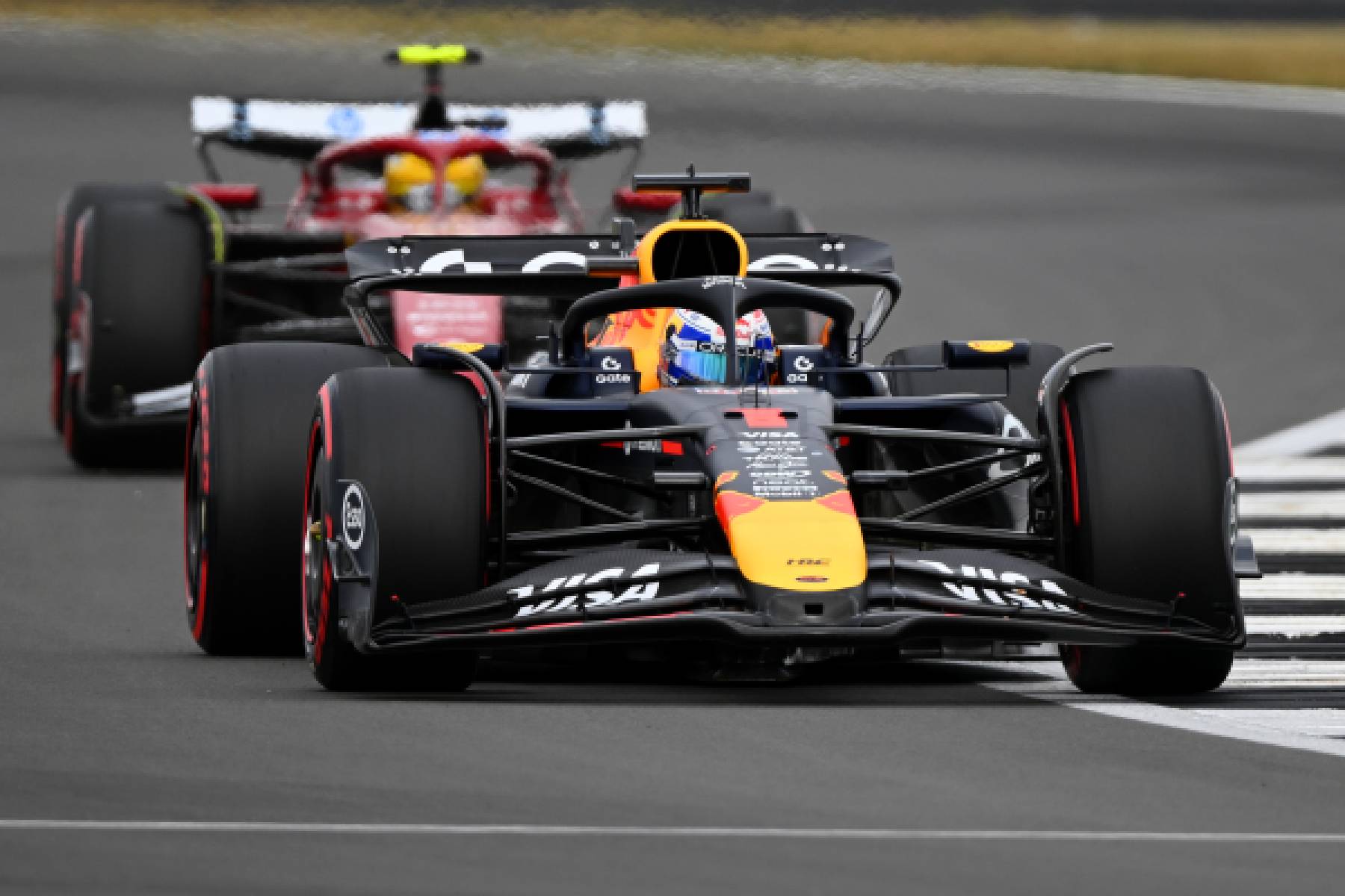 Verstappen takes pole position