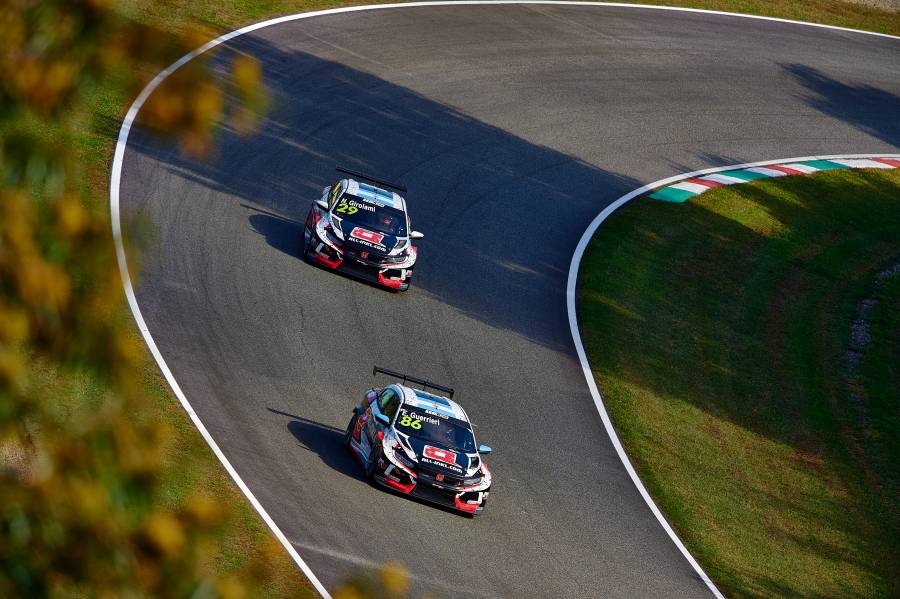 Guerrieri fourth in Race 1 and seventh in Race 2 in the Round 6 at Circuit Pau-Arnos