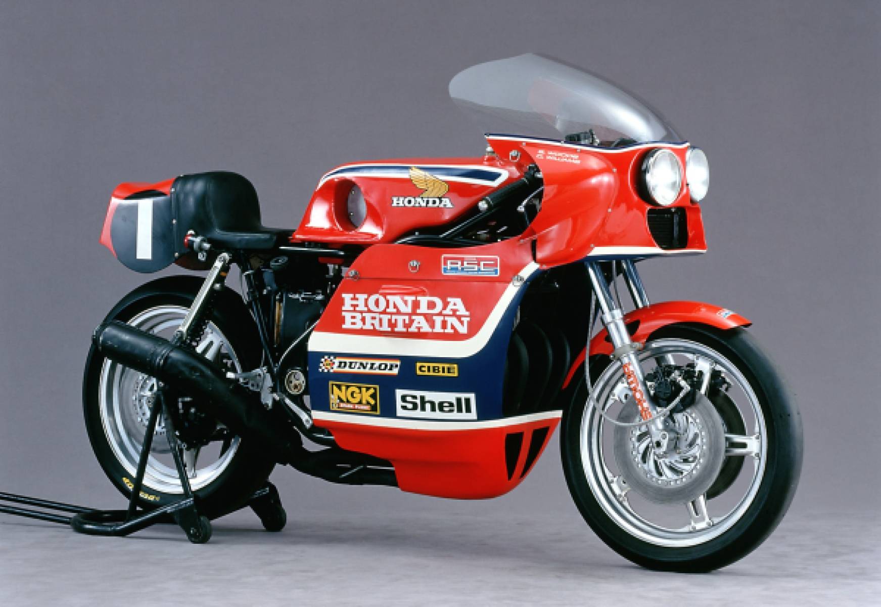 サーキットに革命を起こし、無敵艦隊と呼ばれた「RCB1000」の帰還