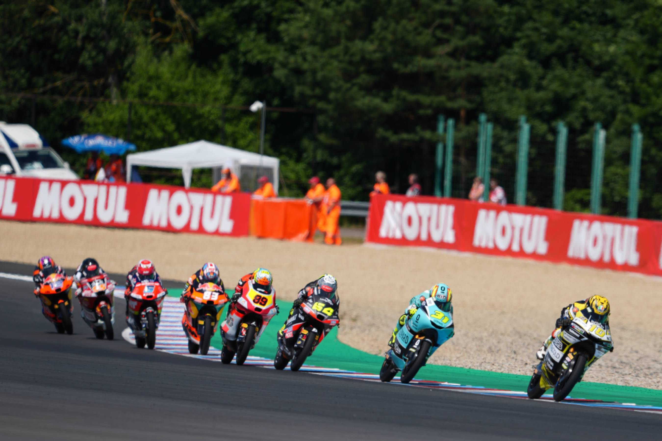 Leopard Racing riders finish inside top seven in Czechia