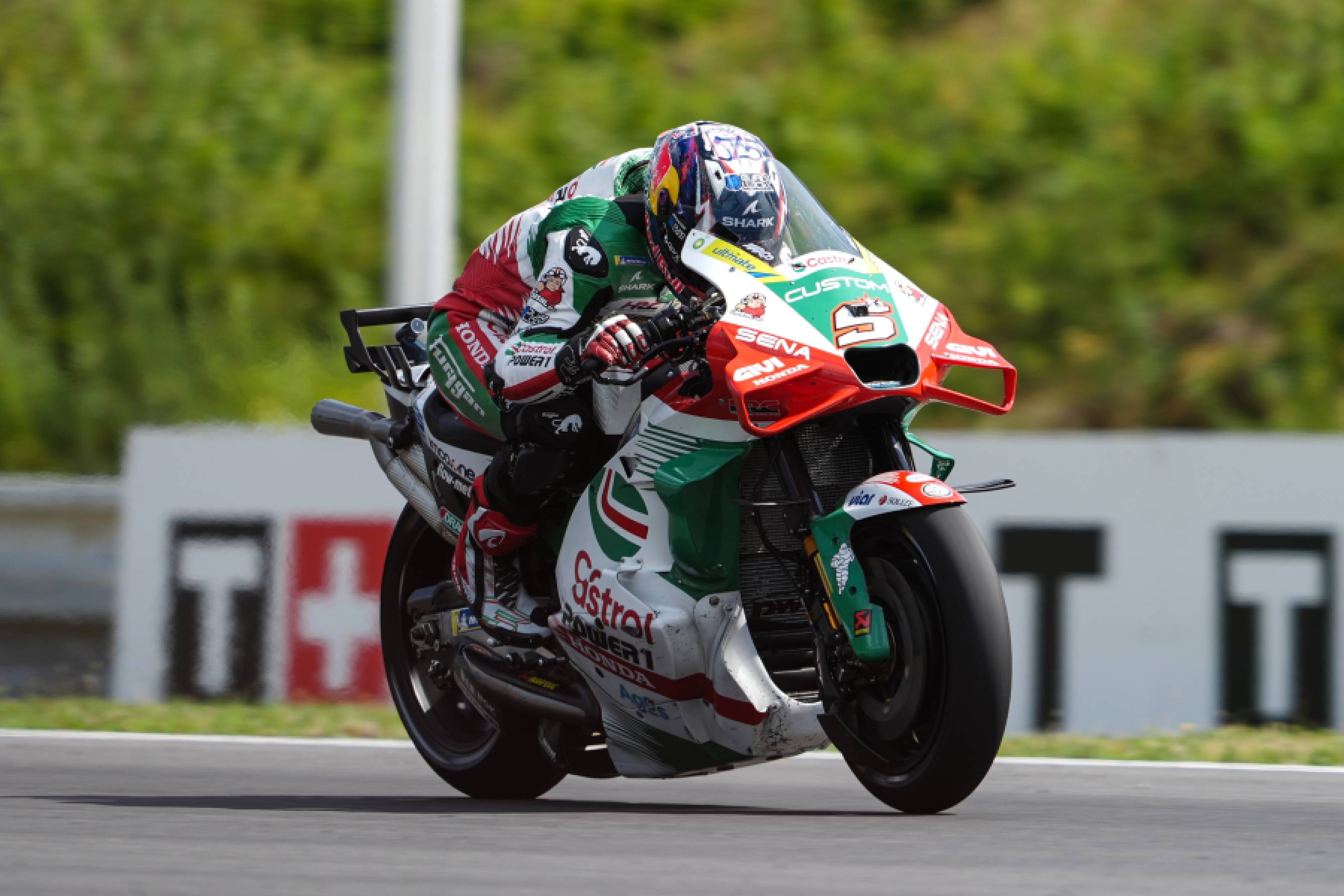 Challenging race at Brno ends with points for Zarco