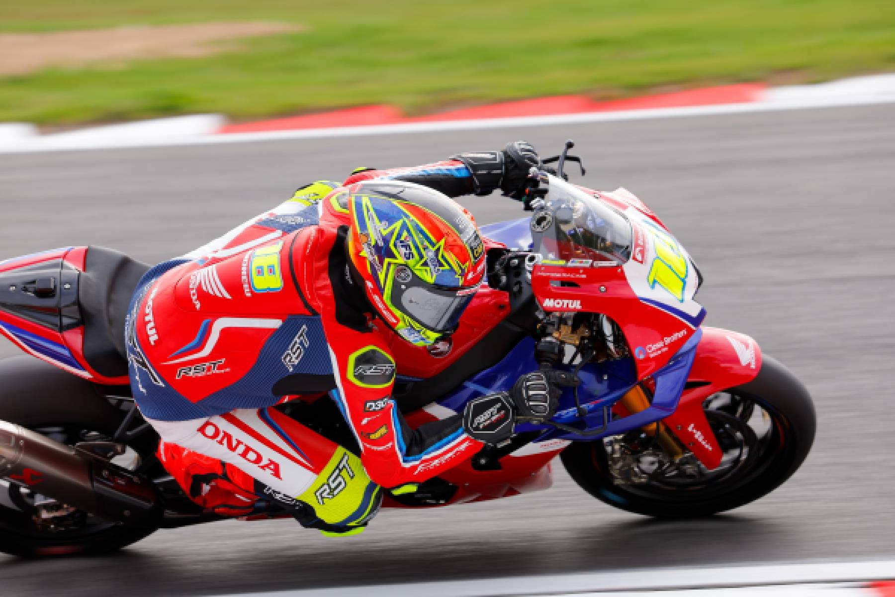 Brands Hatch serves up a stern test for Honda Racing