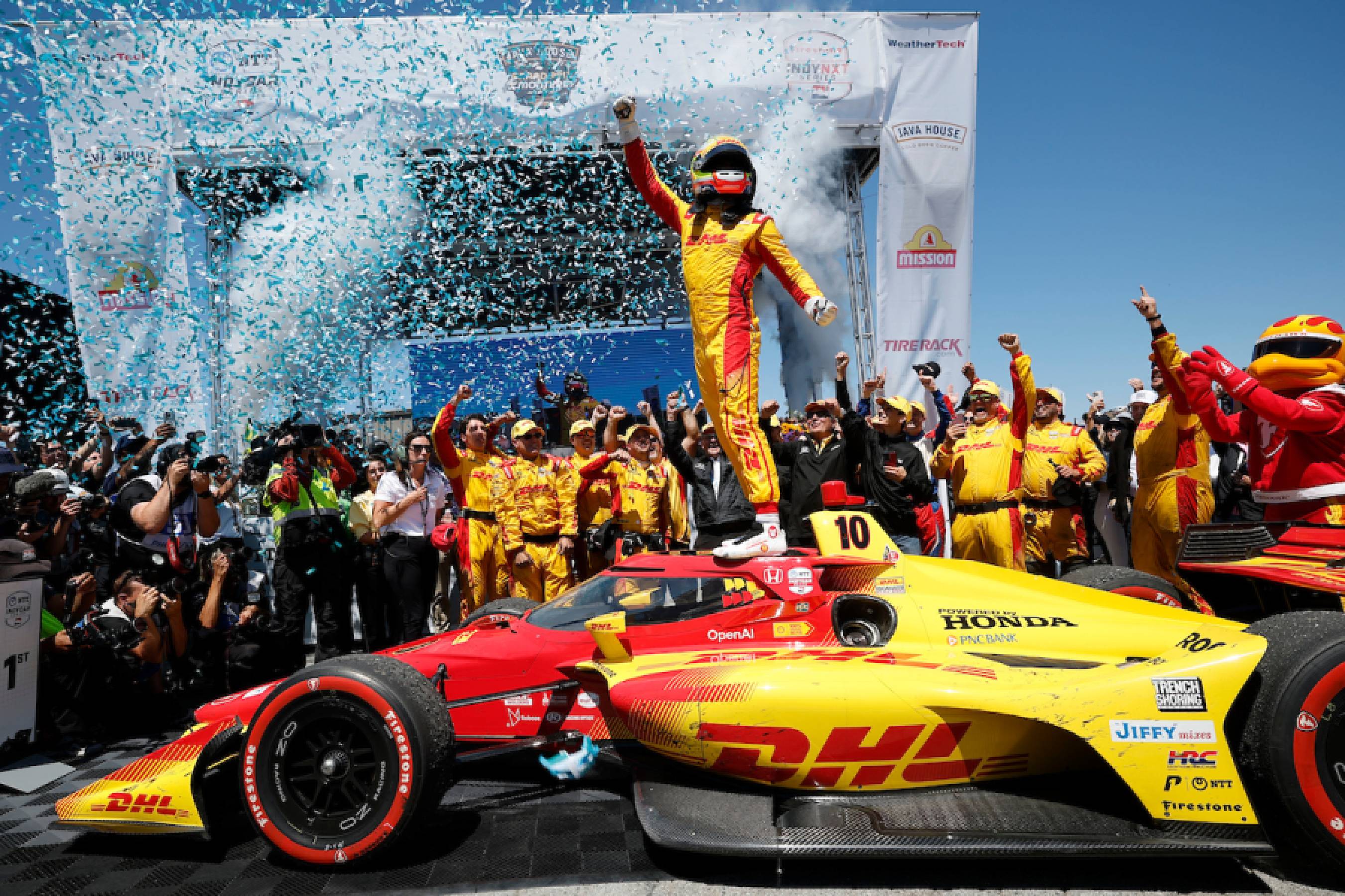 Hondaがラグナセカで今季12勝目、パロウが王者の走りで8勝目をマーク