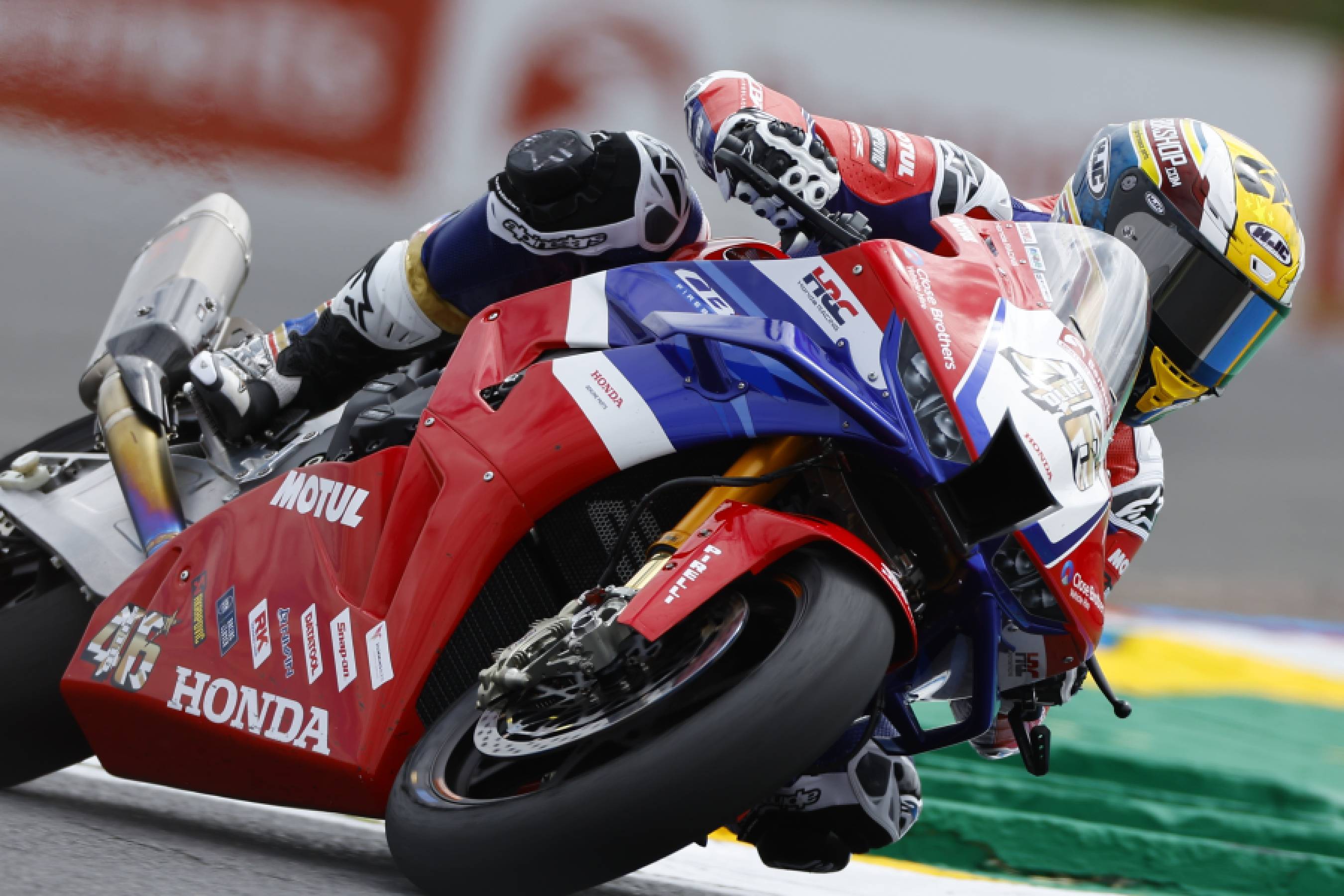 A bright start for Honda Racing at Thruxton
