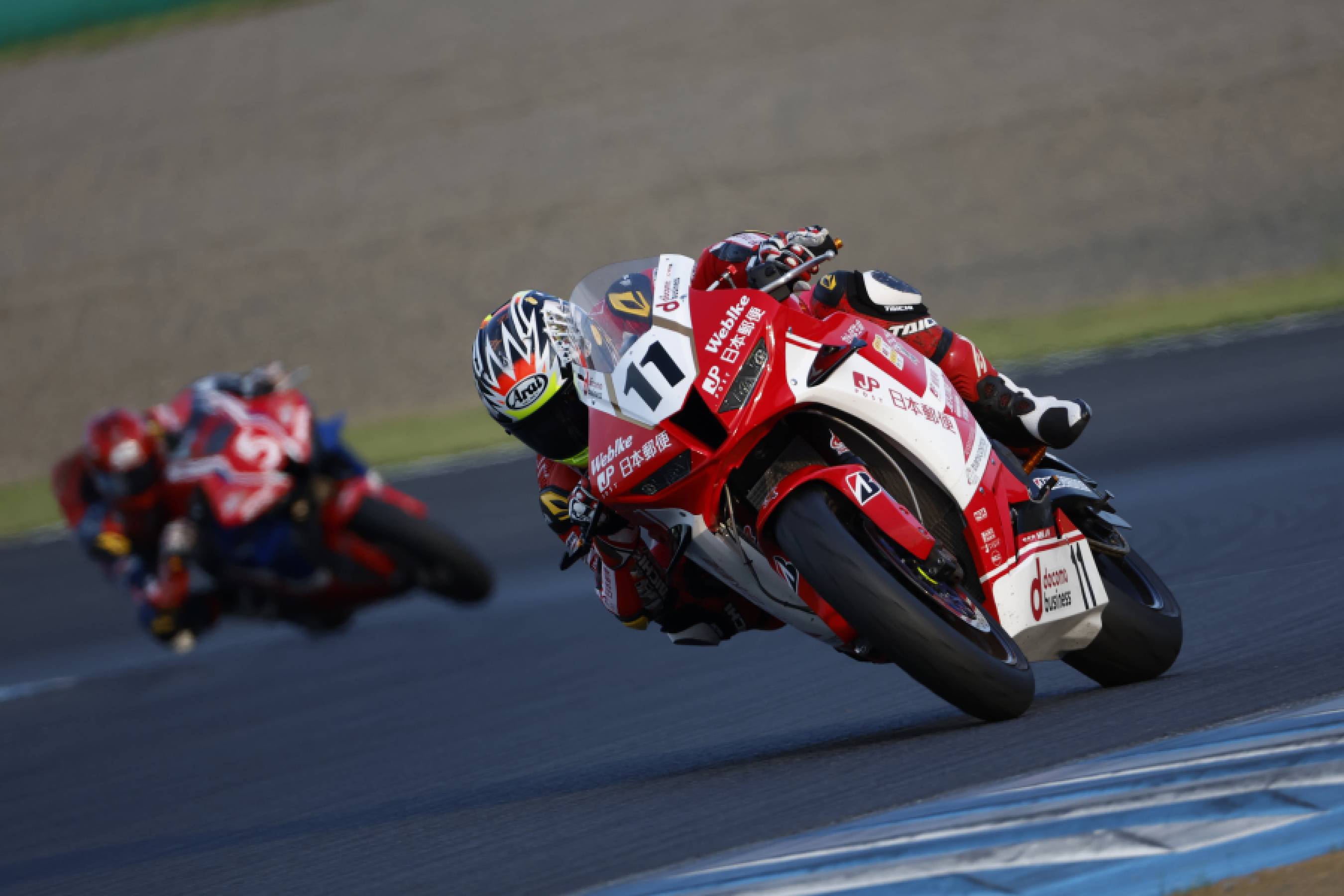 予選から激戦、決勝ではスタート直後に赤旗と荒れたレース展開に