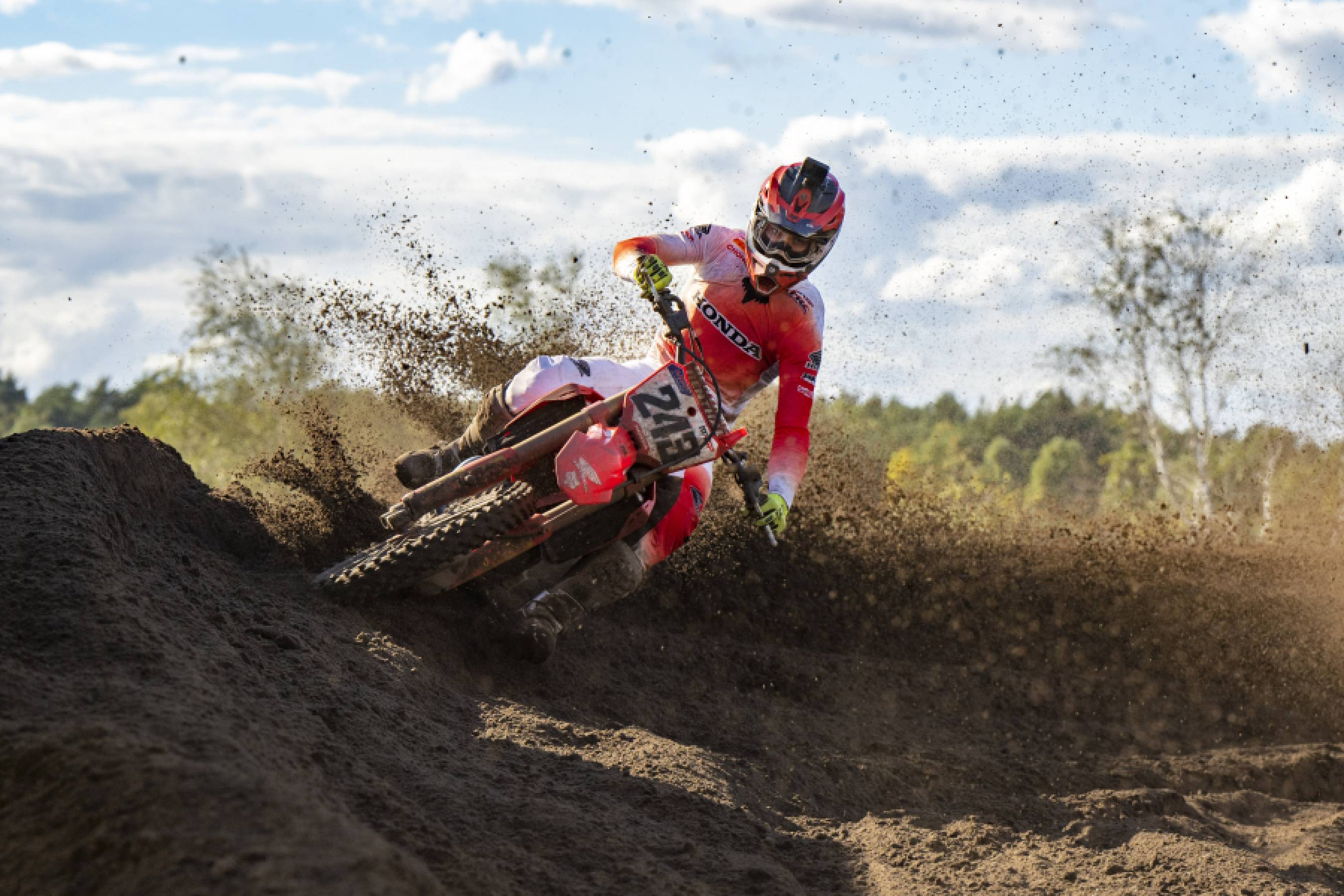 Gajser narrowly misses podium in the Netherlands as Fernandez and Lata improve