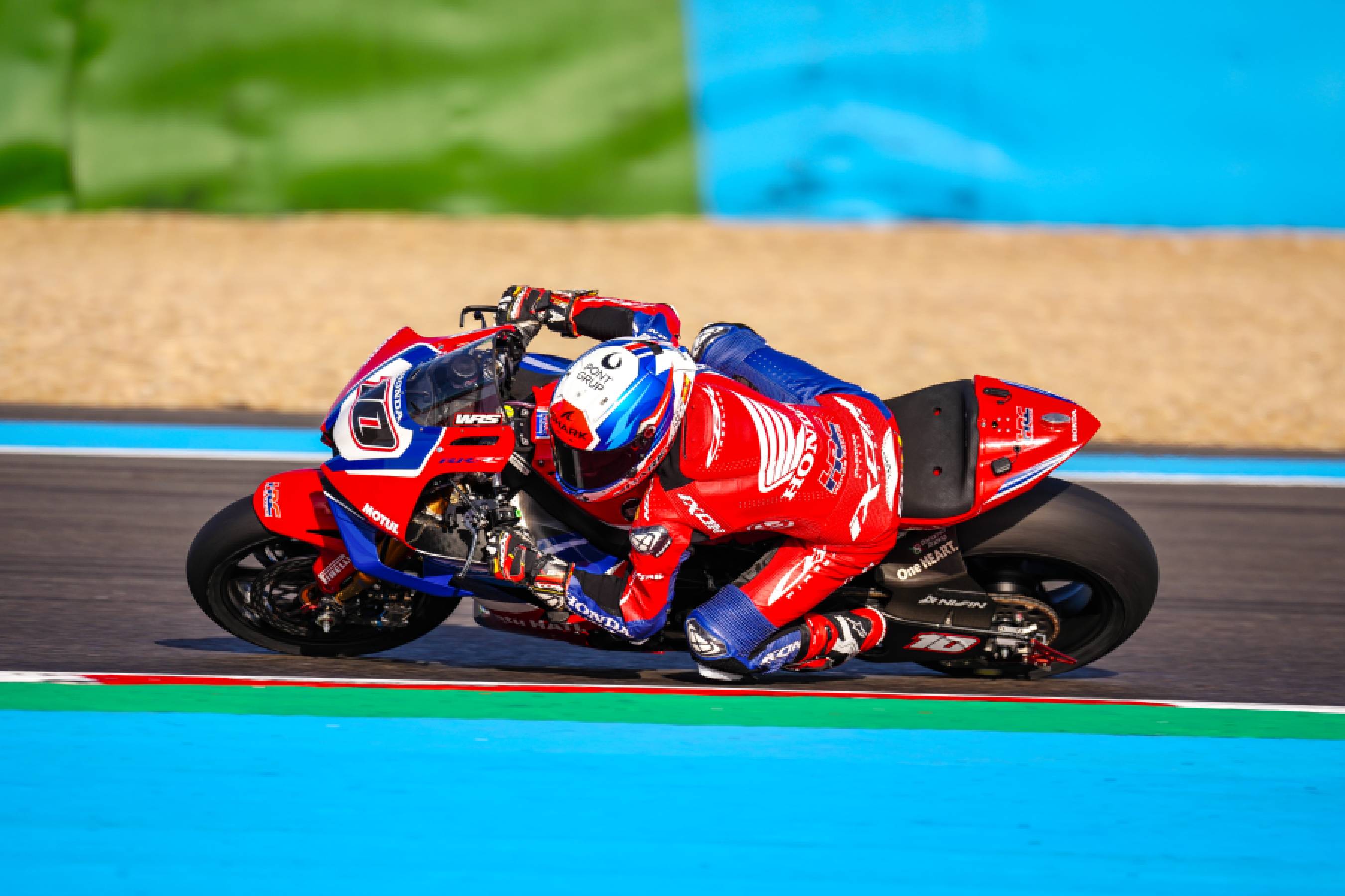 García scores points in his debut WorldSBK race at Magny-Cours; a race incident stops Vierge on lap one