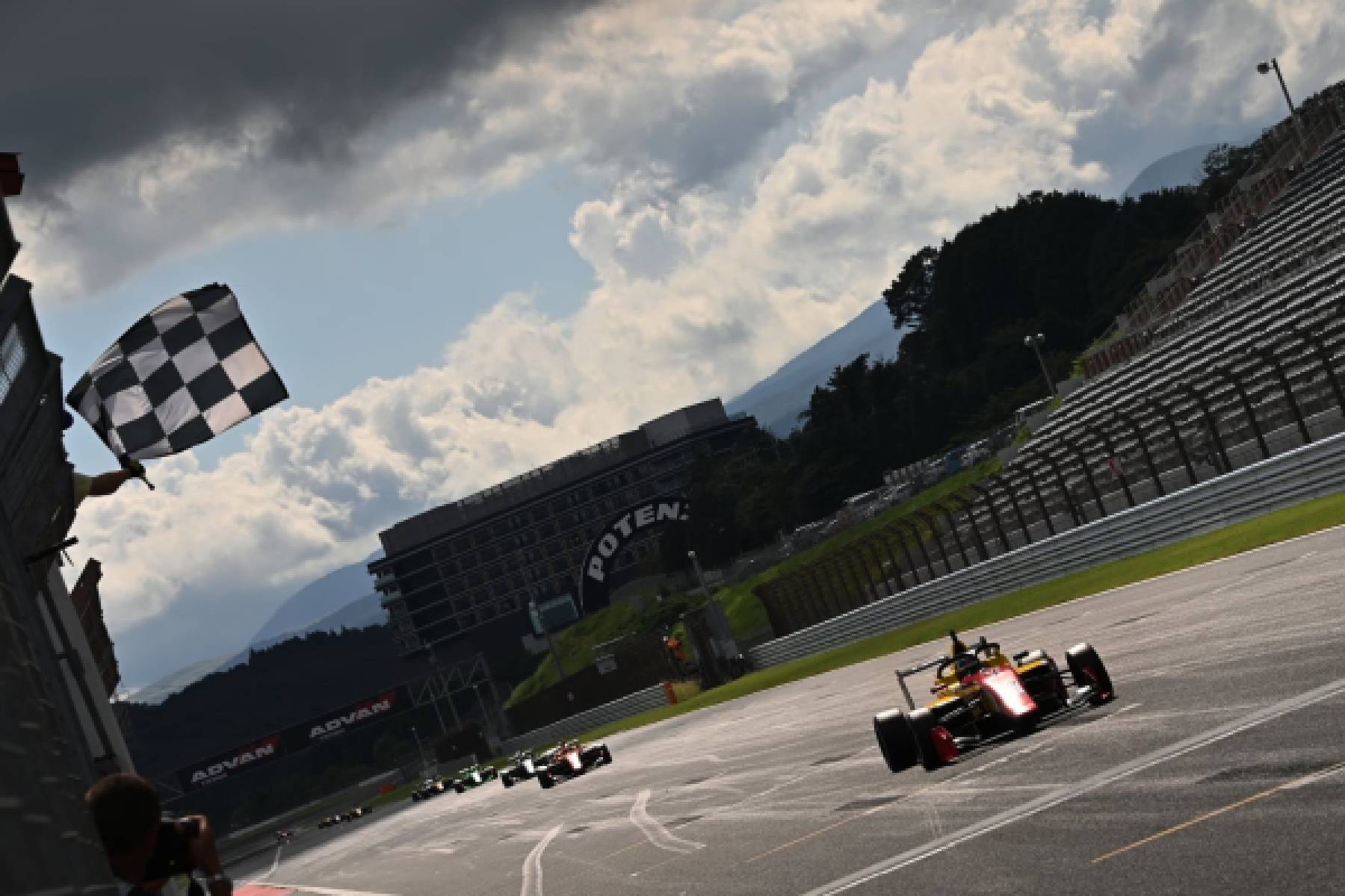 Nomura wins from pole to claim eighth straight victory