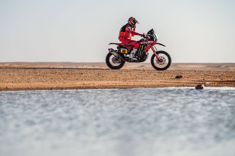 Monster Energy Honda Team one-two for Barreda and Quintanilla on the Dakar’s longest special