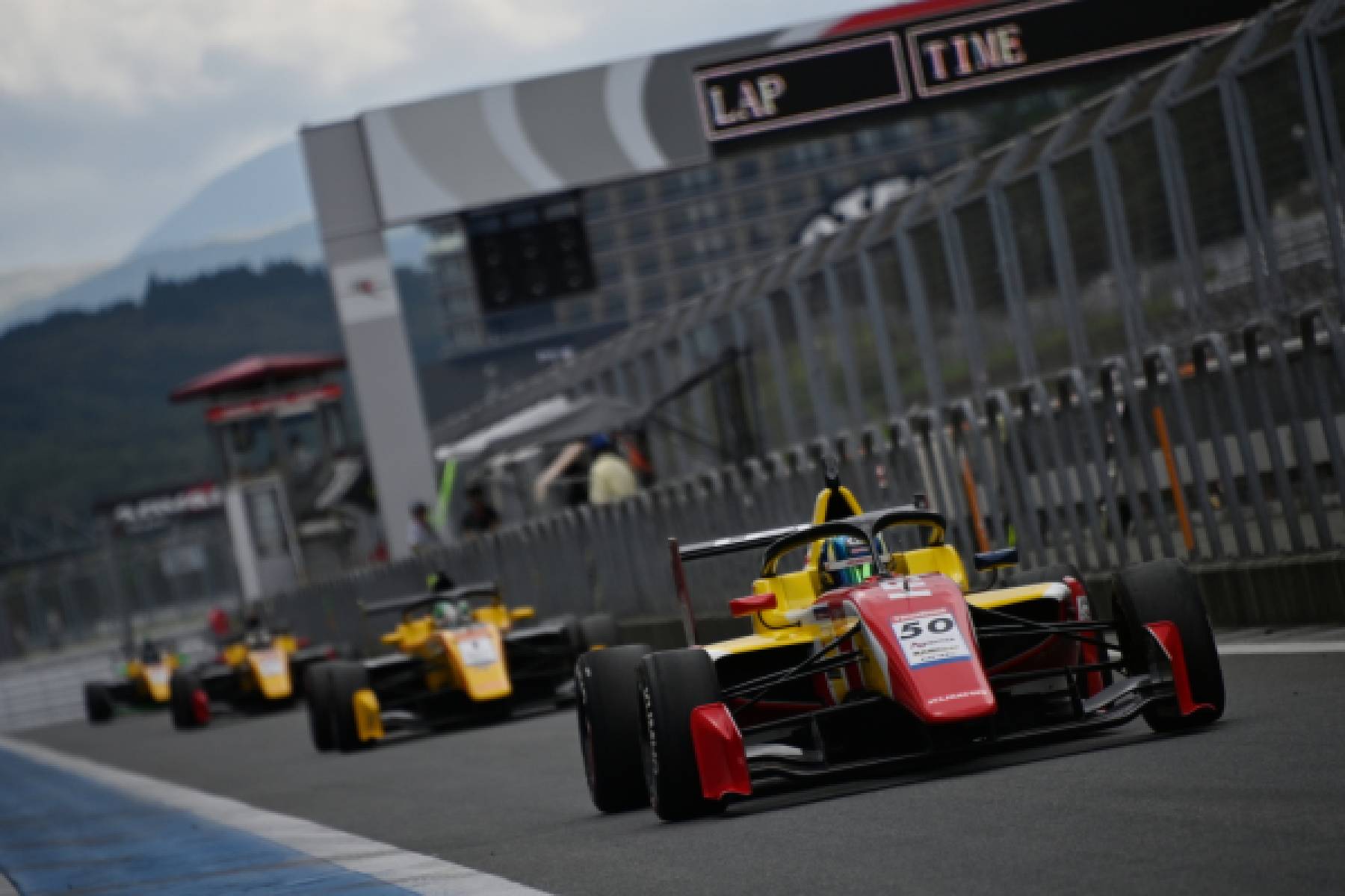 野村が予選2番手でフロントローを獲得