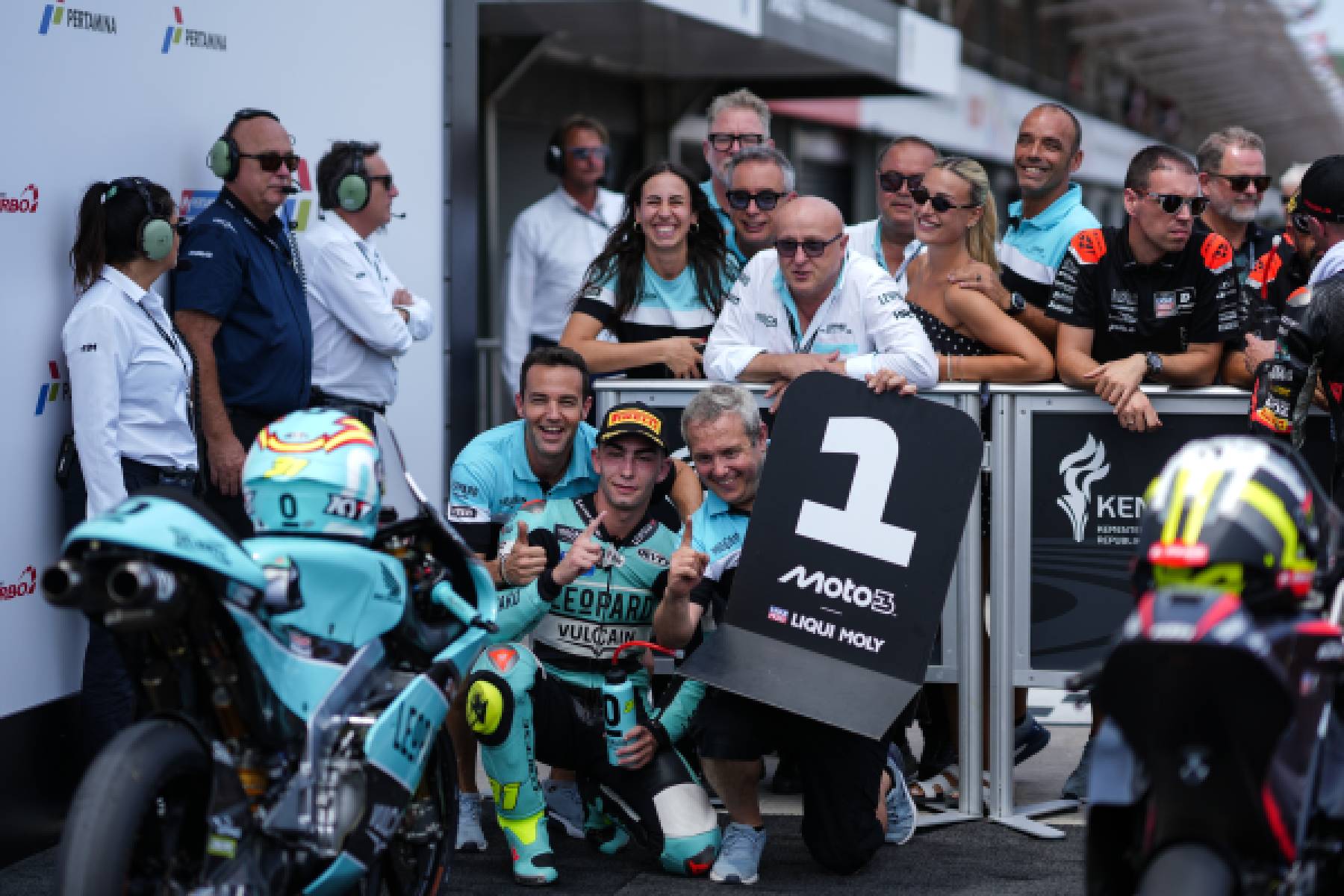 Flying Fernandez storms to Indonesia pole