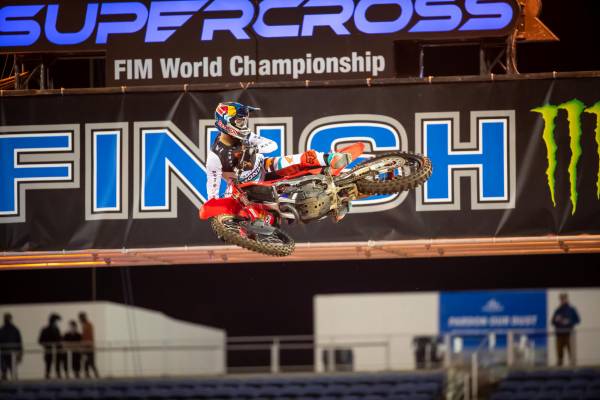 Top-Five Finishes for Ken Roczen, Hunter Lawrence at Orlando 2 Supercross