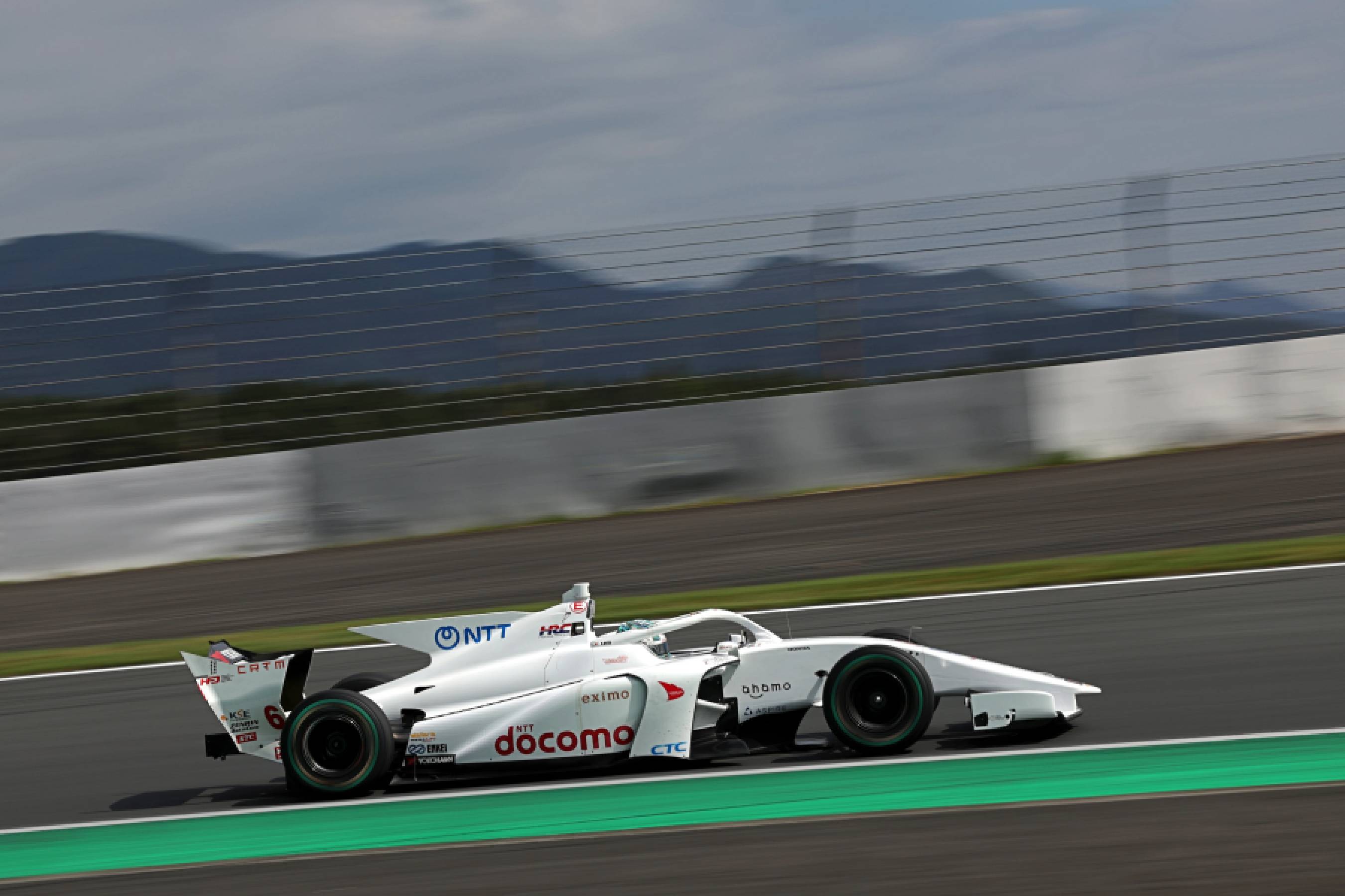 SF23 DOCOMO TEAM DANDELION RACING 6号車