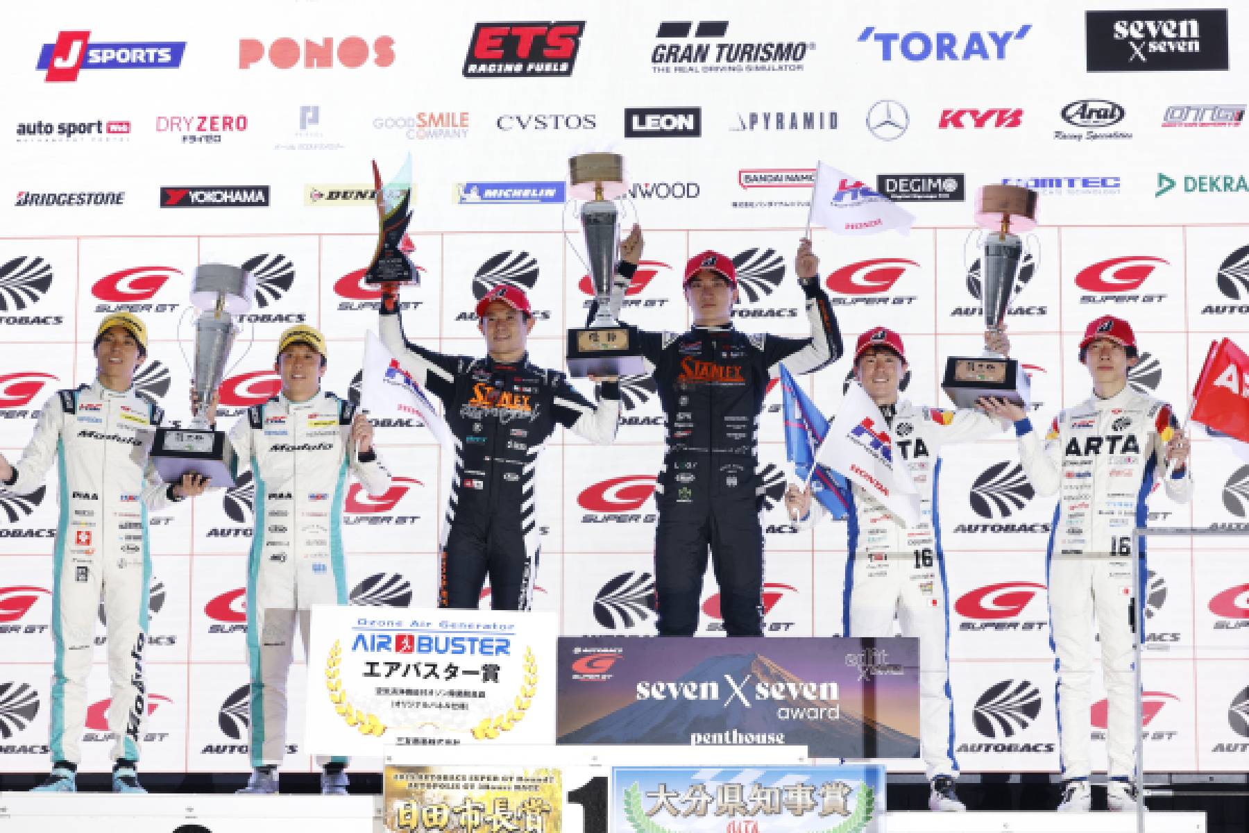 Season's first victory for CIVIC TYPE R-GT, sealed with podium sweep