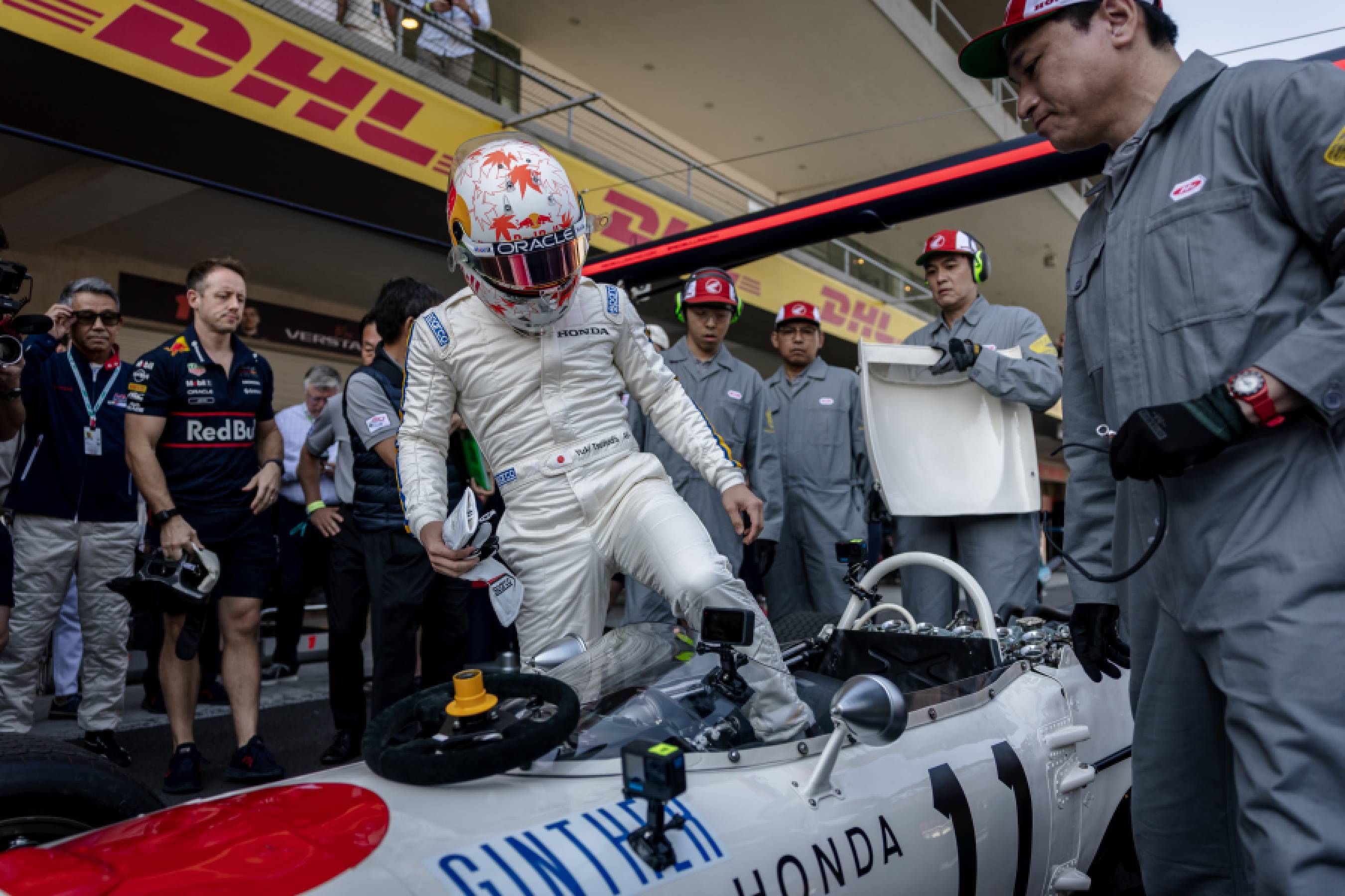 Yuki Tsunoda Drives RA272, Honda’s First F1®-Winning Car, in a Showrun at the F1 MEXICAN GRAND PRIX