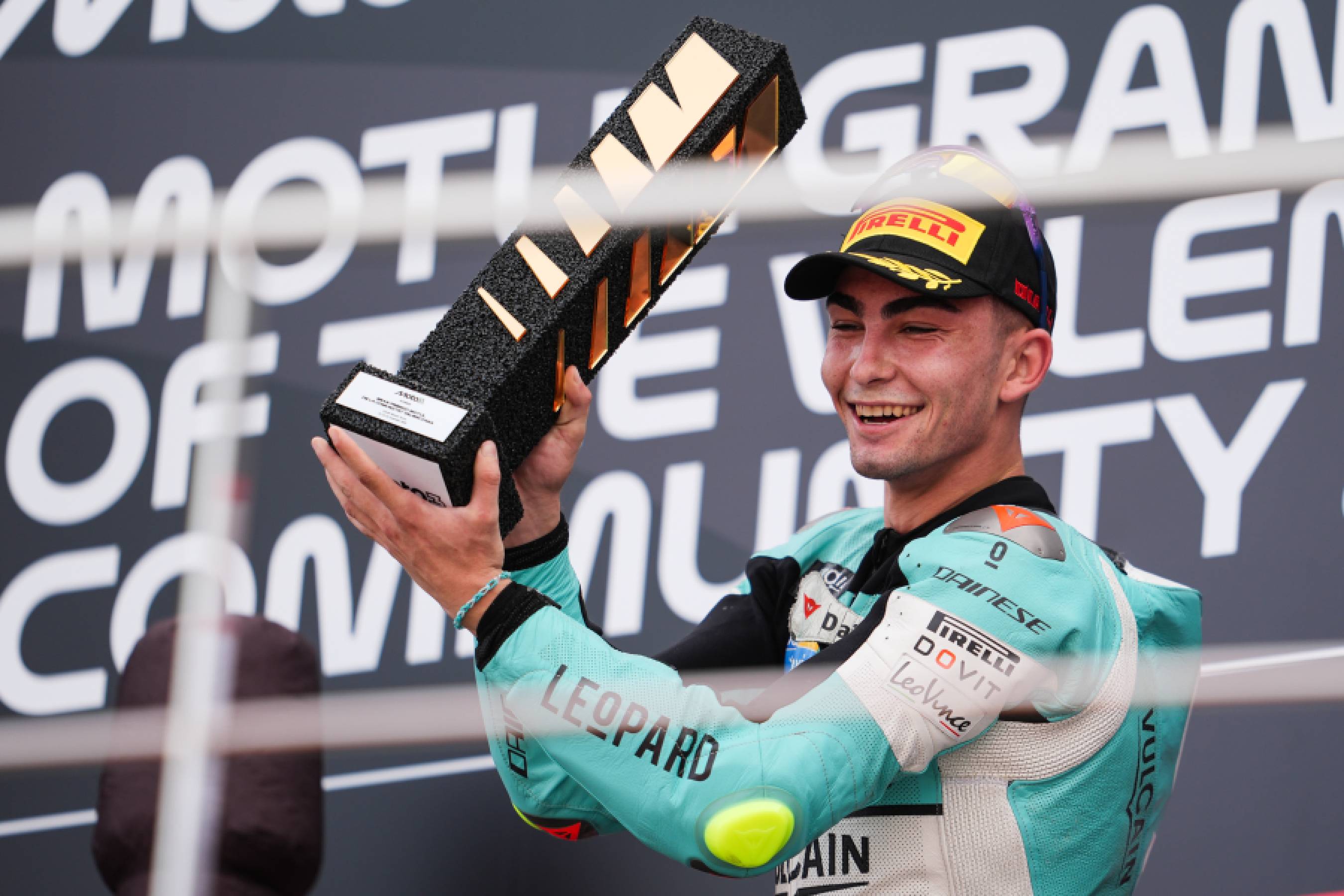 バレンシアで完璧な走りを見せたフェルナンデス、Moto3クラス初優勝を達成