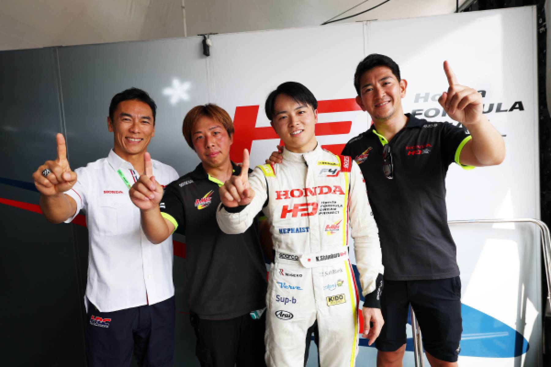 Shimbara takes first double pole, Momose qualifies 5th