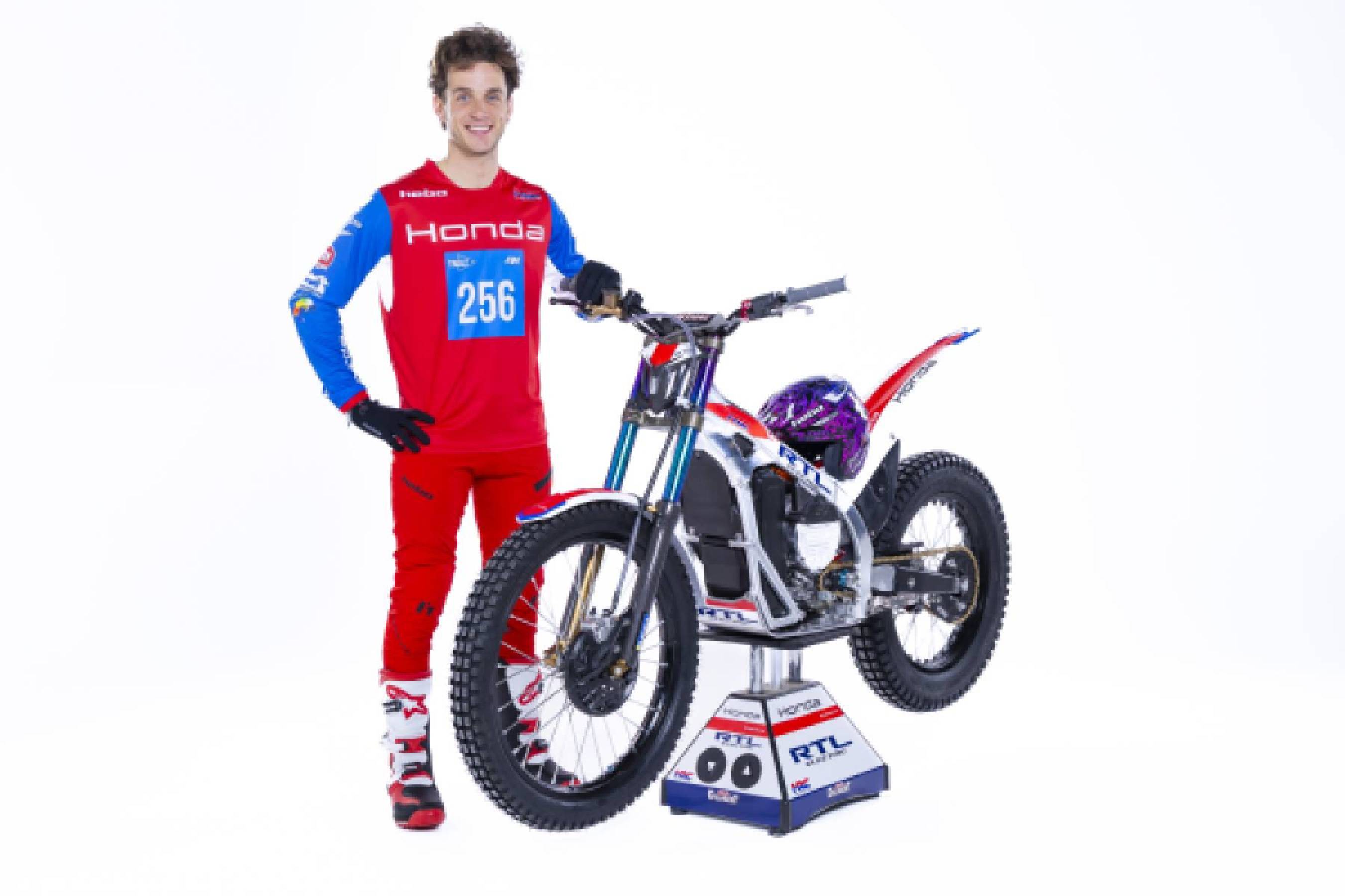 Gelabert rides the RTL ELECTRIC in 2025