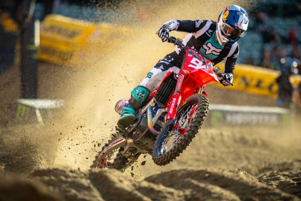 ハプニングの連鎖が響き、セクストン9位、ロクスン13位