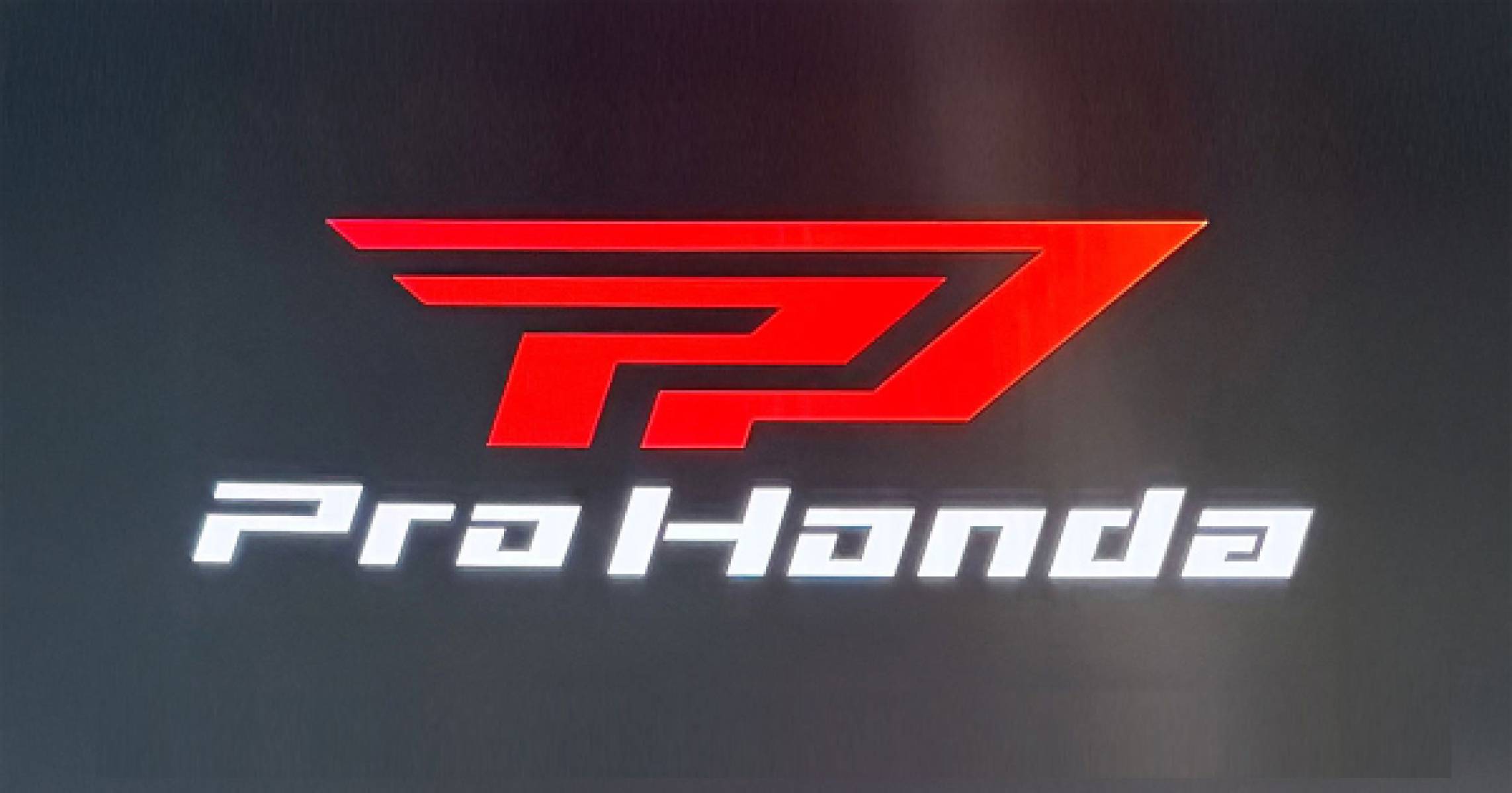 「Honda LCR」とのスポンサー契約に合意し、「Pro Honda LCR」でMotoGPにフル参戦