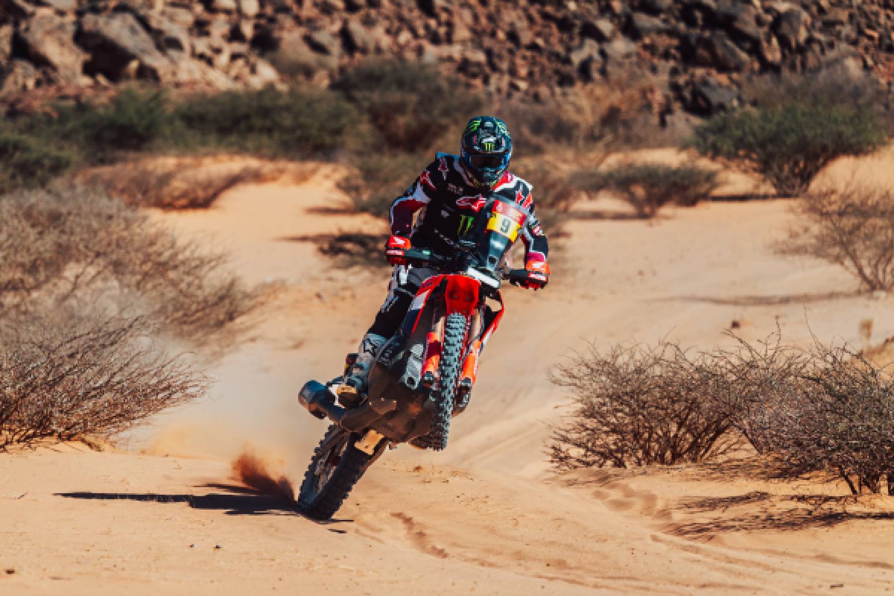 Monster Energy Honda HRC battle through Dakar’s longest special stage