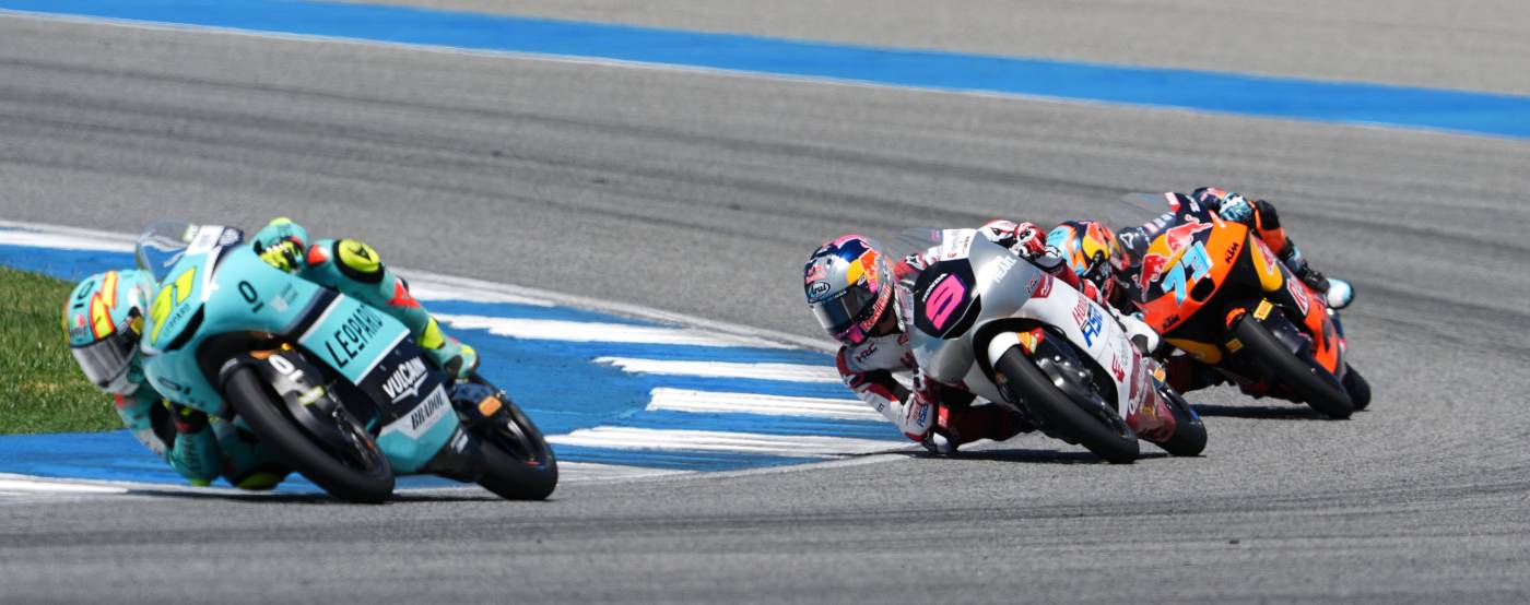 Impressive Moto3 debut for Pratama in Thailand