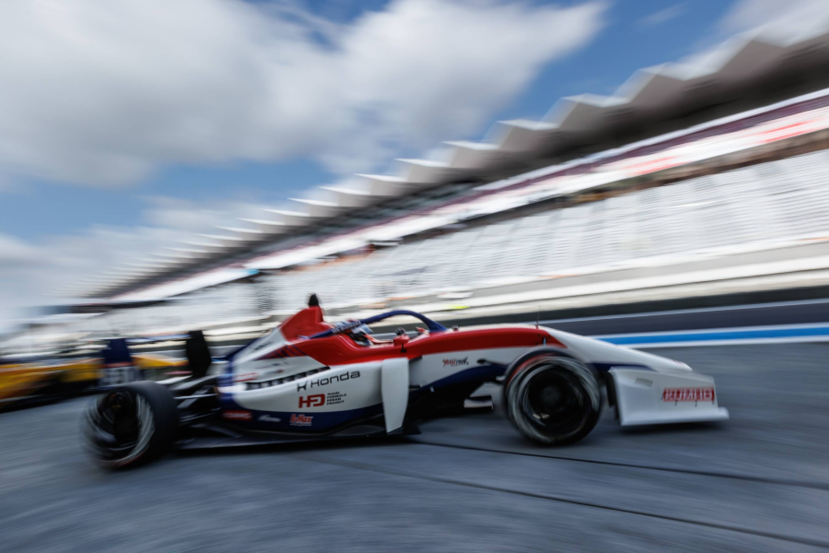 Shimbara qualifies P5 on SFL debut at Fuji