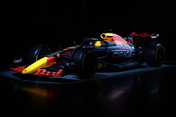 RB18 unveiled – Oracle Red Bull Racing launch 2022 season
