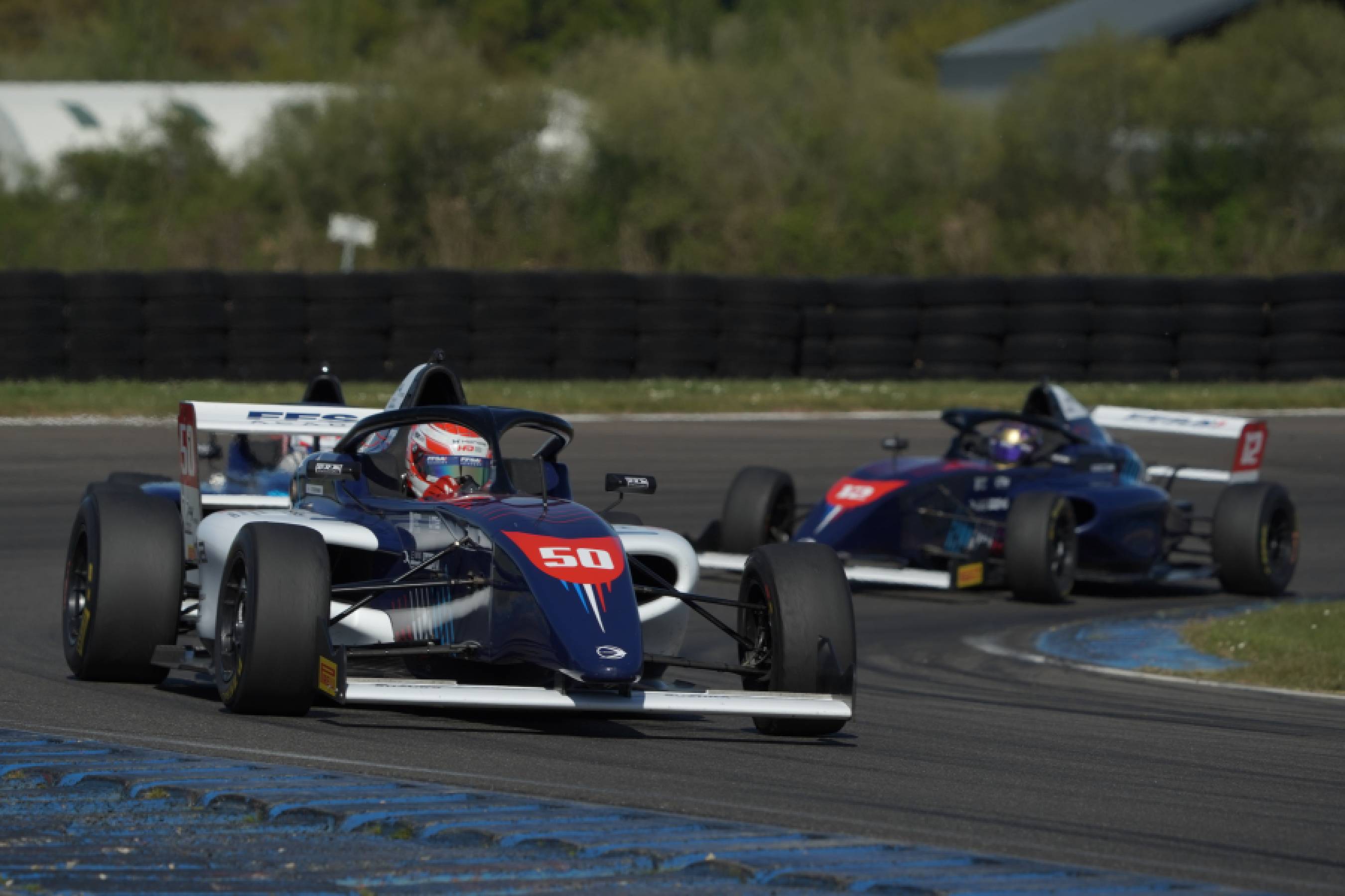 土橋、フランスF4デビュー戦で3位表彰台