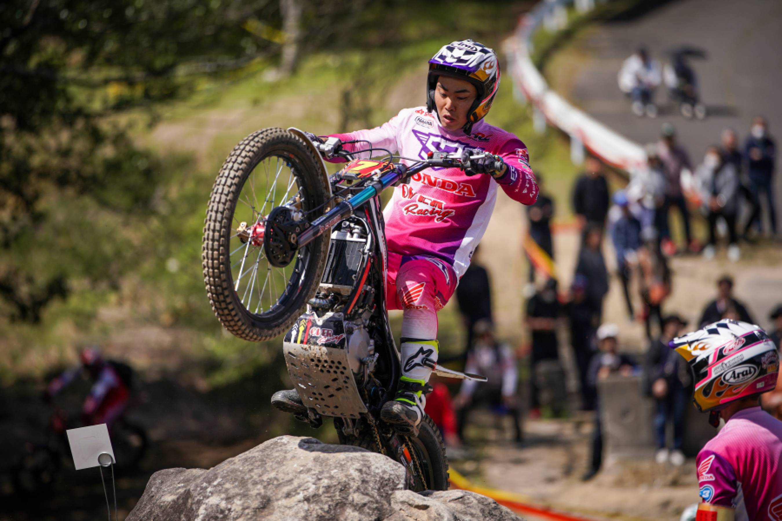 武田が3位表彰台、復帰戦の小川は6位に