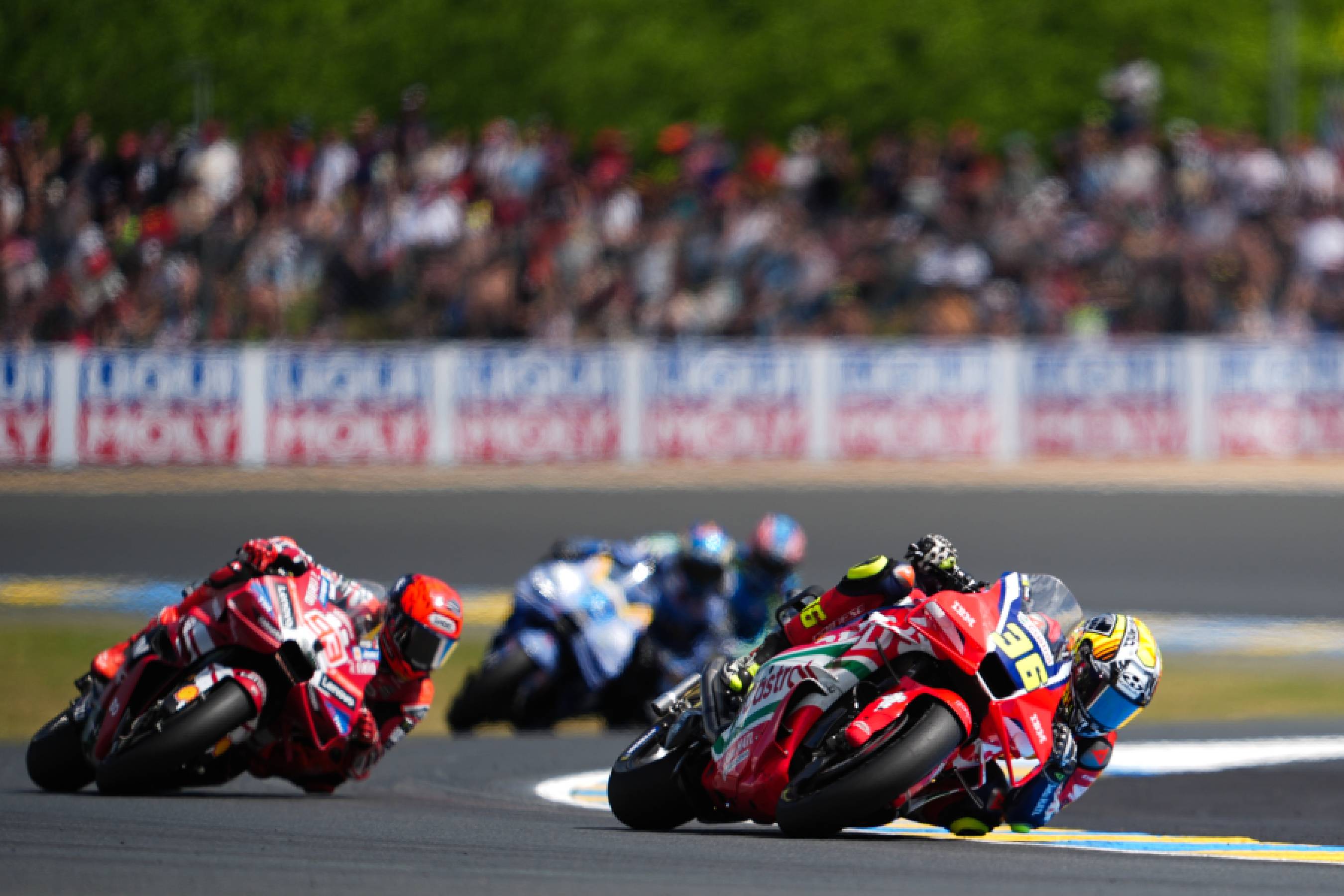Merciless Mir pushes until the end after early fall for Marini