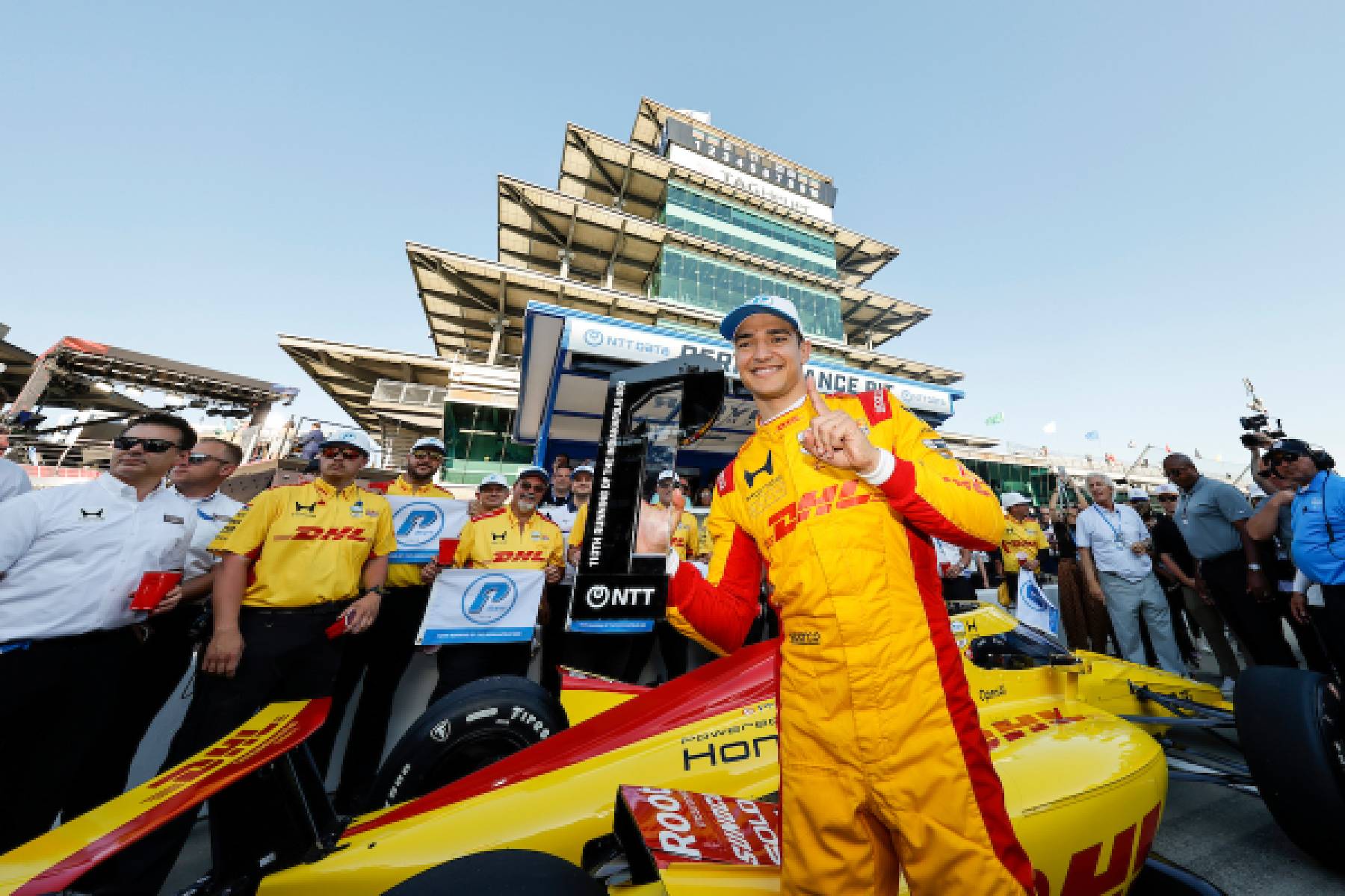 パロウが第110回インディ500のポールポジションを獲得。佐藤は12番グリッドより発進