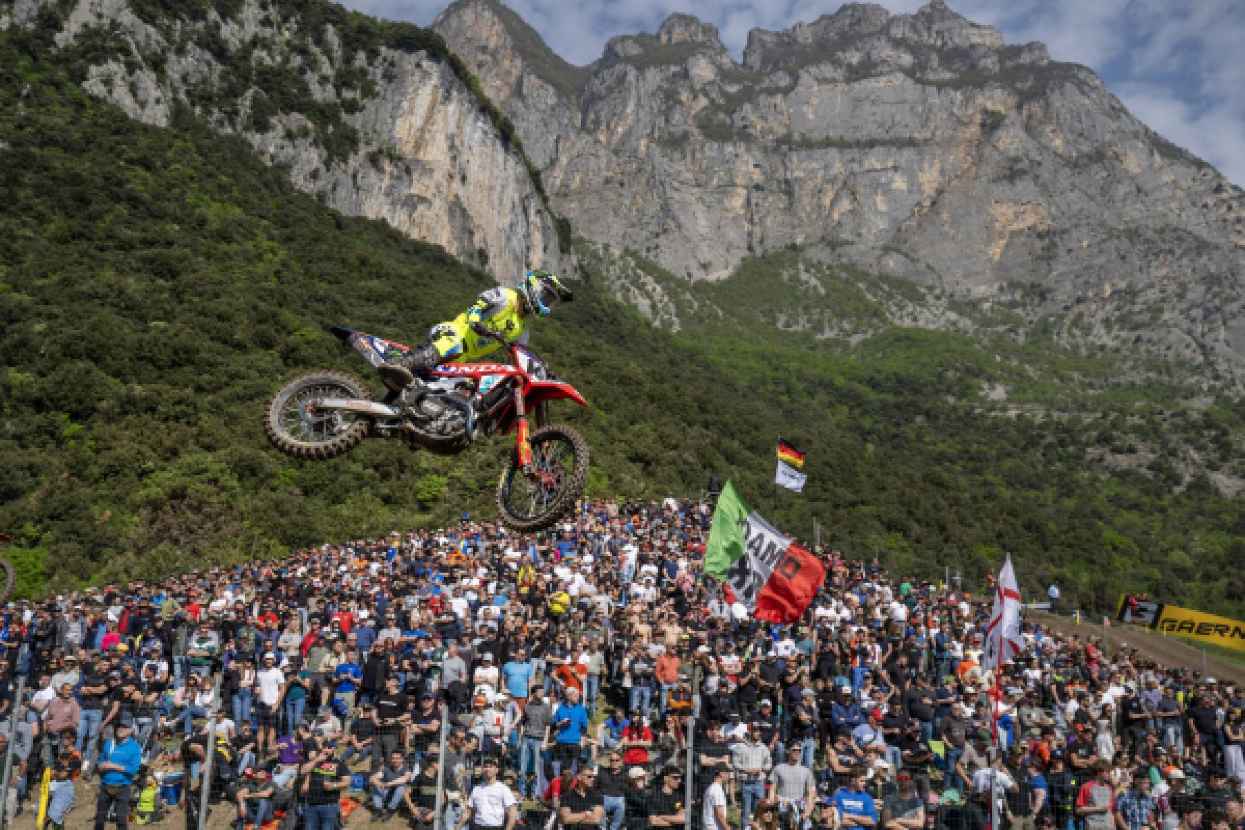 France welcomes Honda HRC PETRONAS after month-long MXGP break