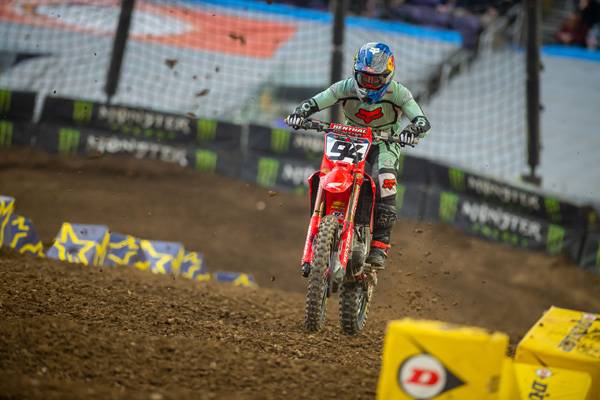 450SX セクストンが勝利目前で痛恨のクラッシュ