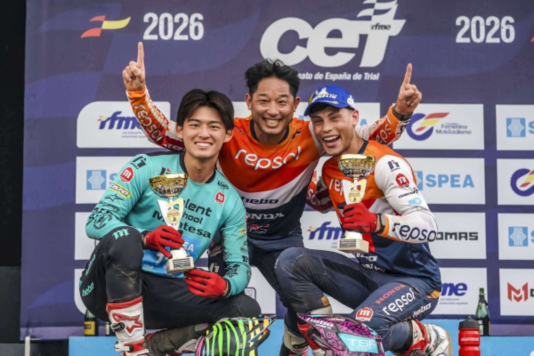 CET26_r2_Podium_102678_ps