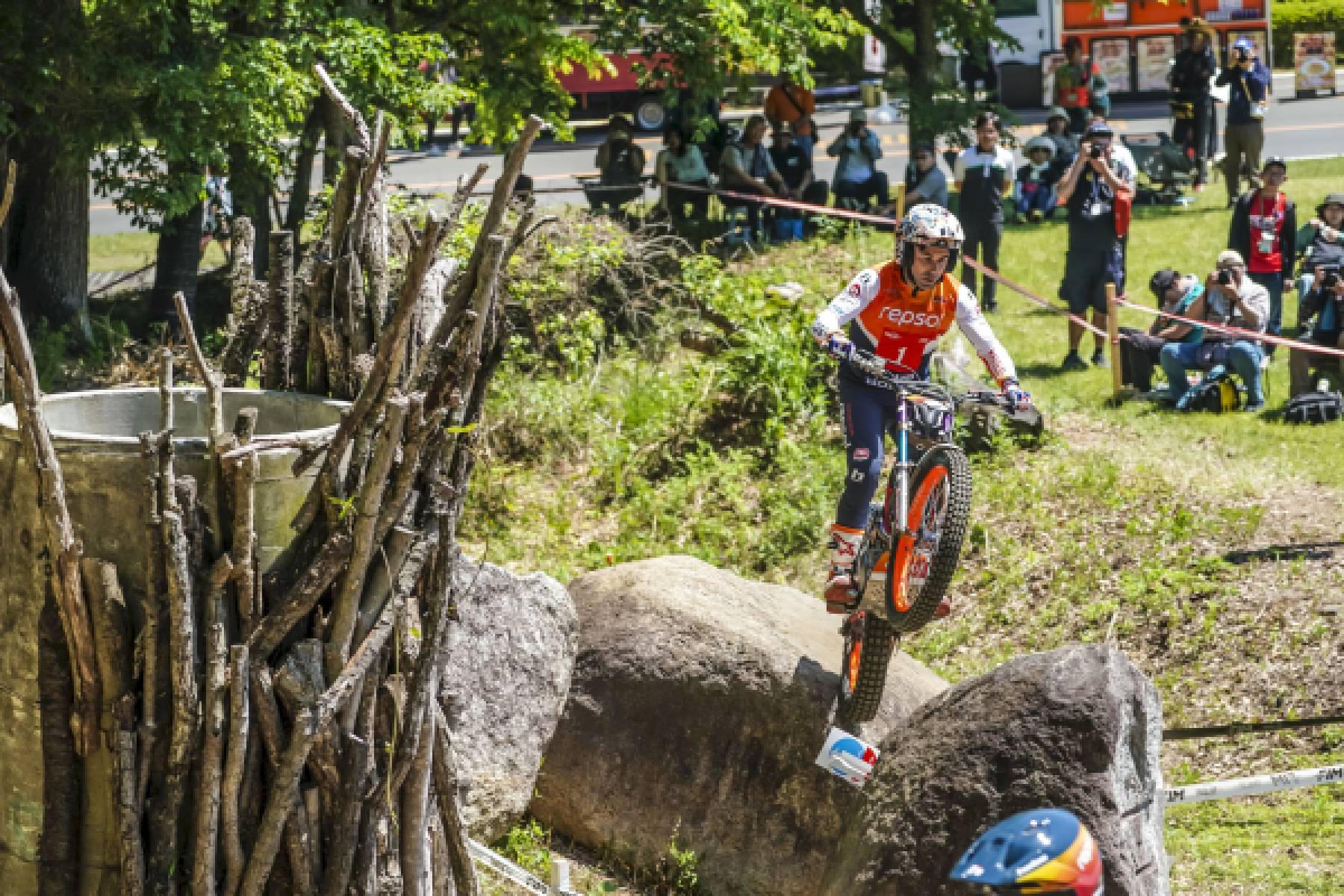 TrialGP26_r2_Bou_104743_ps