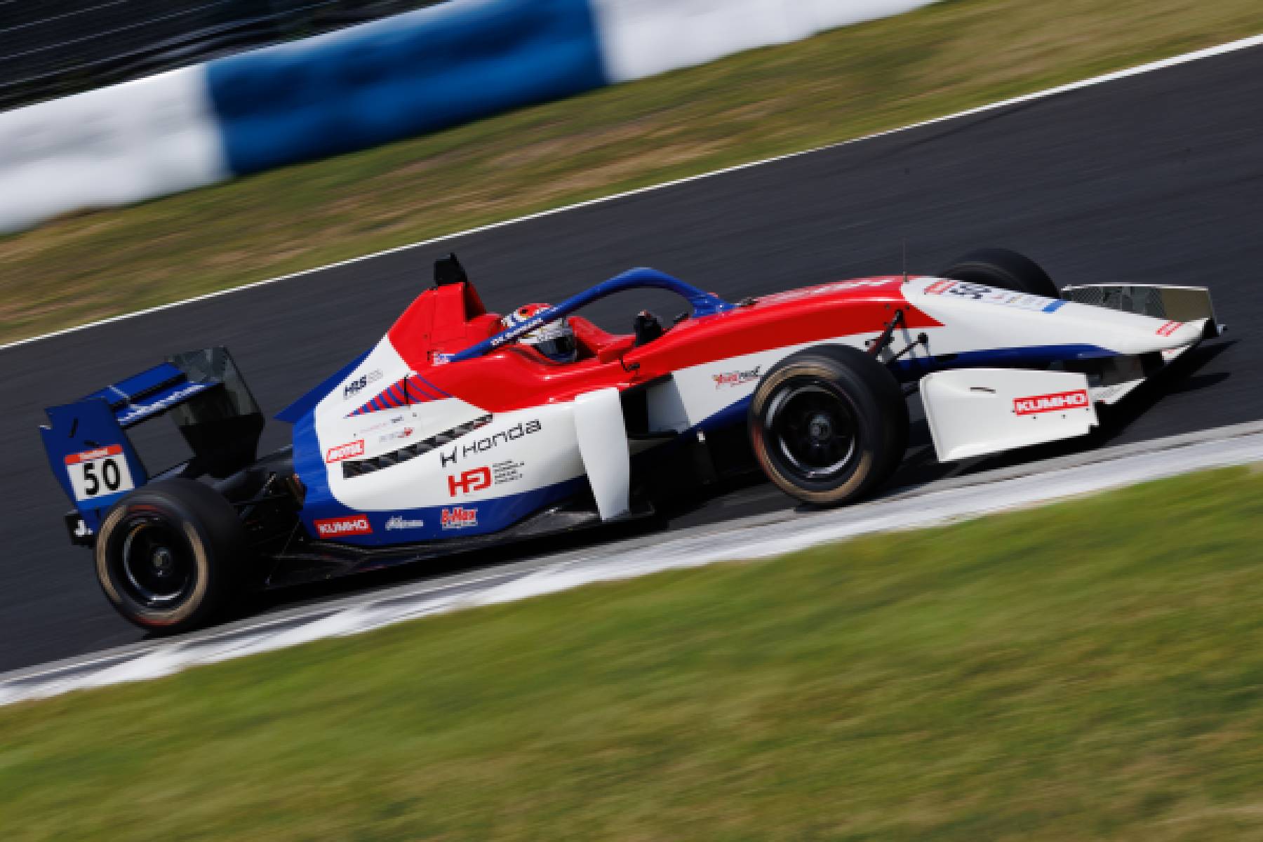 Shimbara qualifies P6 in Round 10 at Okayama