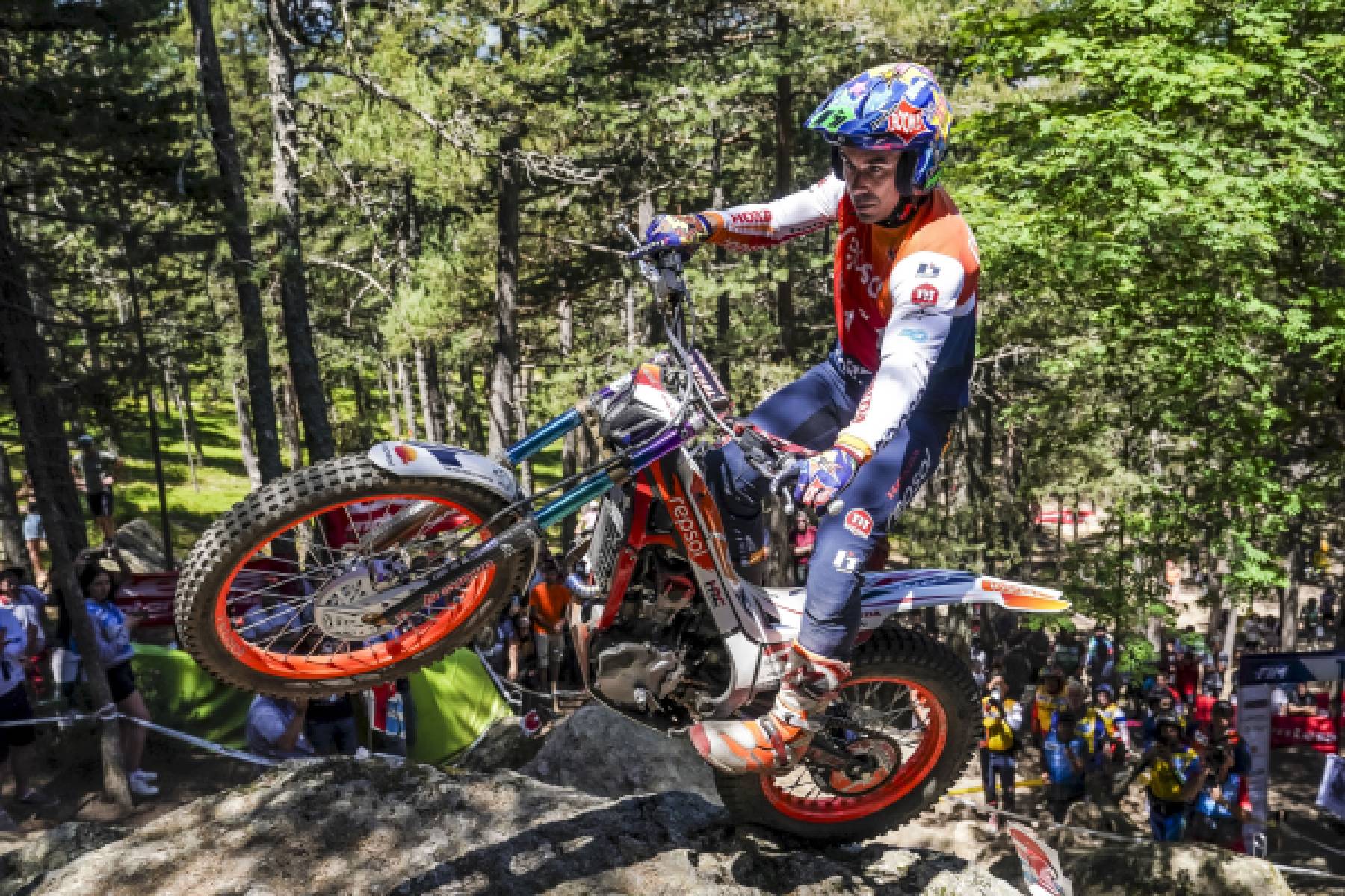 TrialGP26_r4_Bou_07225_ps